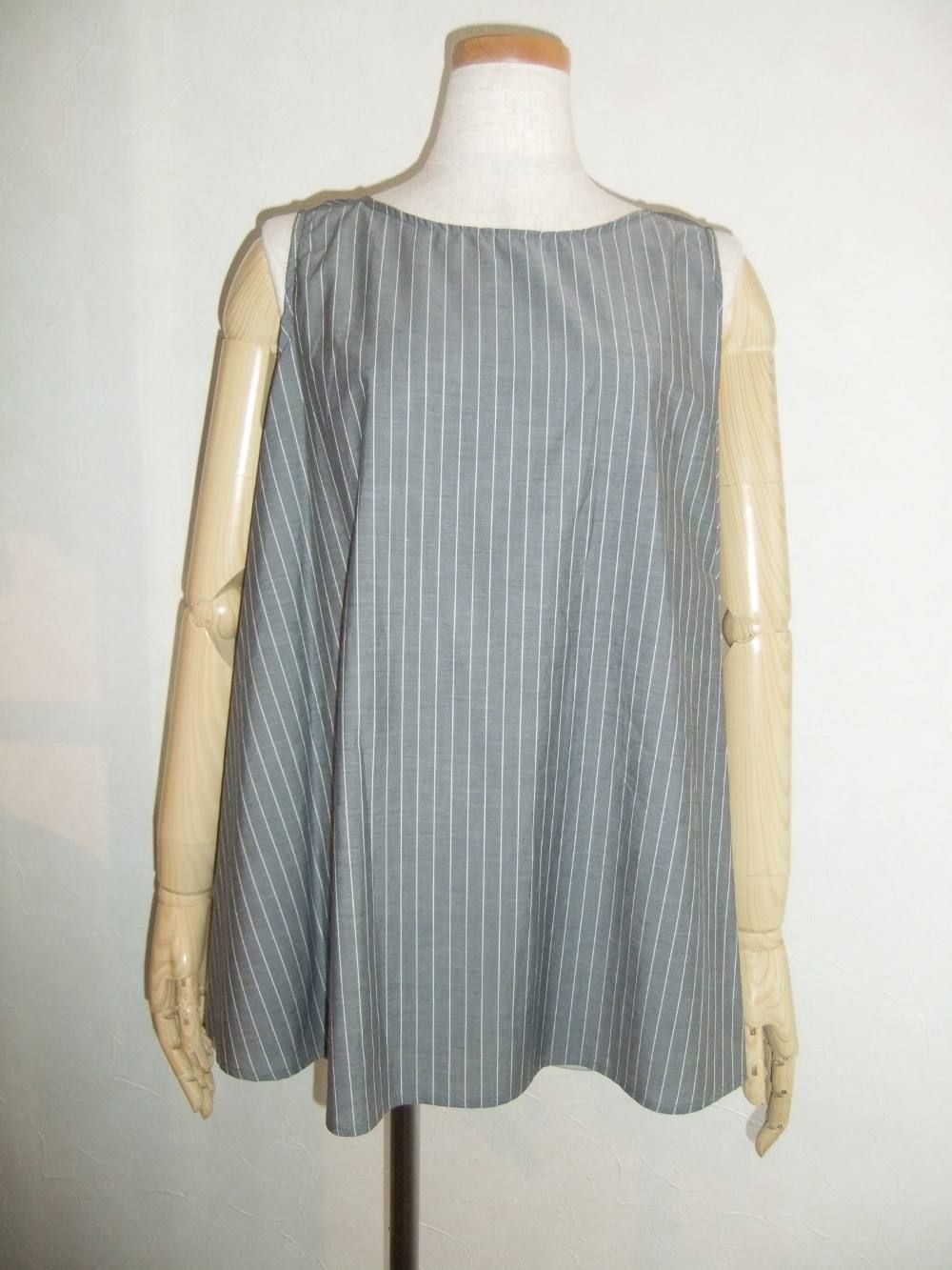 STRIPE NO SLEEVE BLOUSE