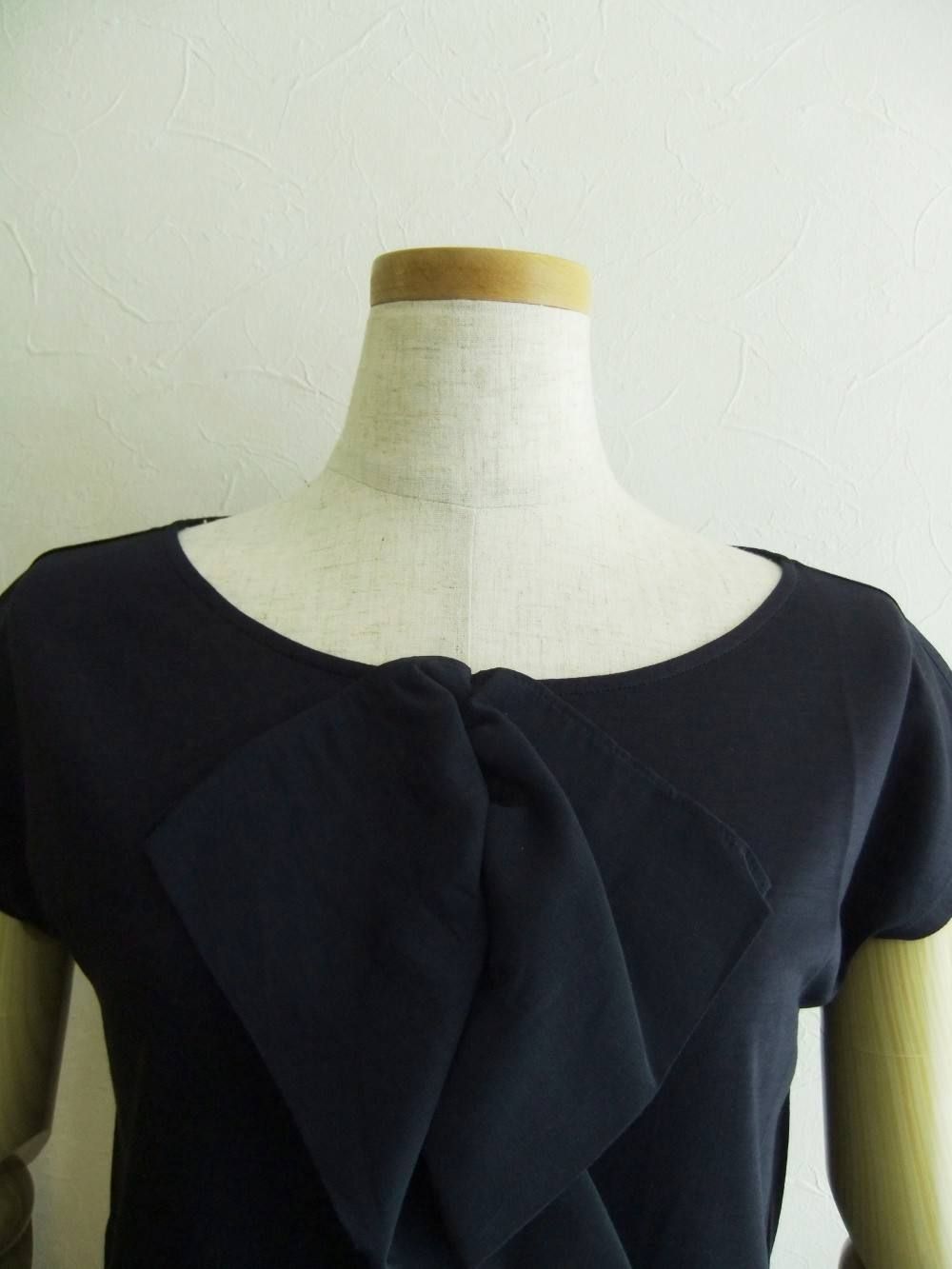 CENTRE DESIGN DETAILS CUT SEW BLOUSE