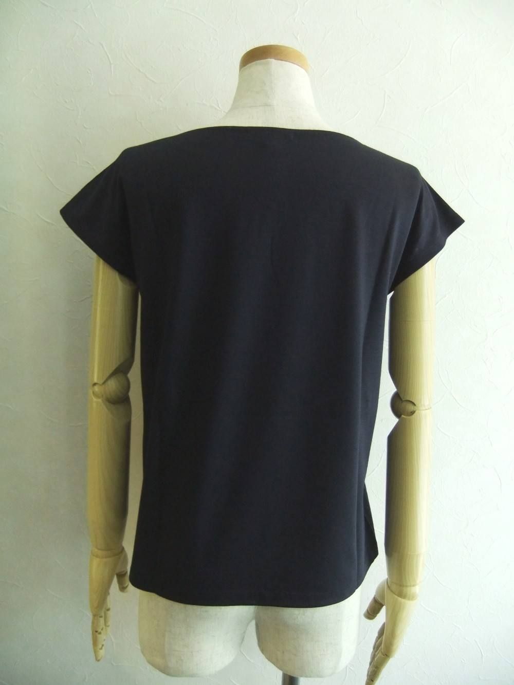 CENTRE DESIGN DETAILS CUT SEW BLOUSE