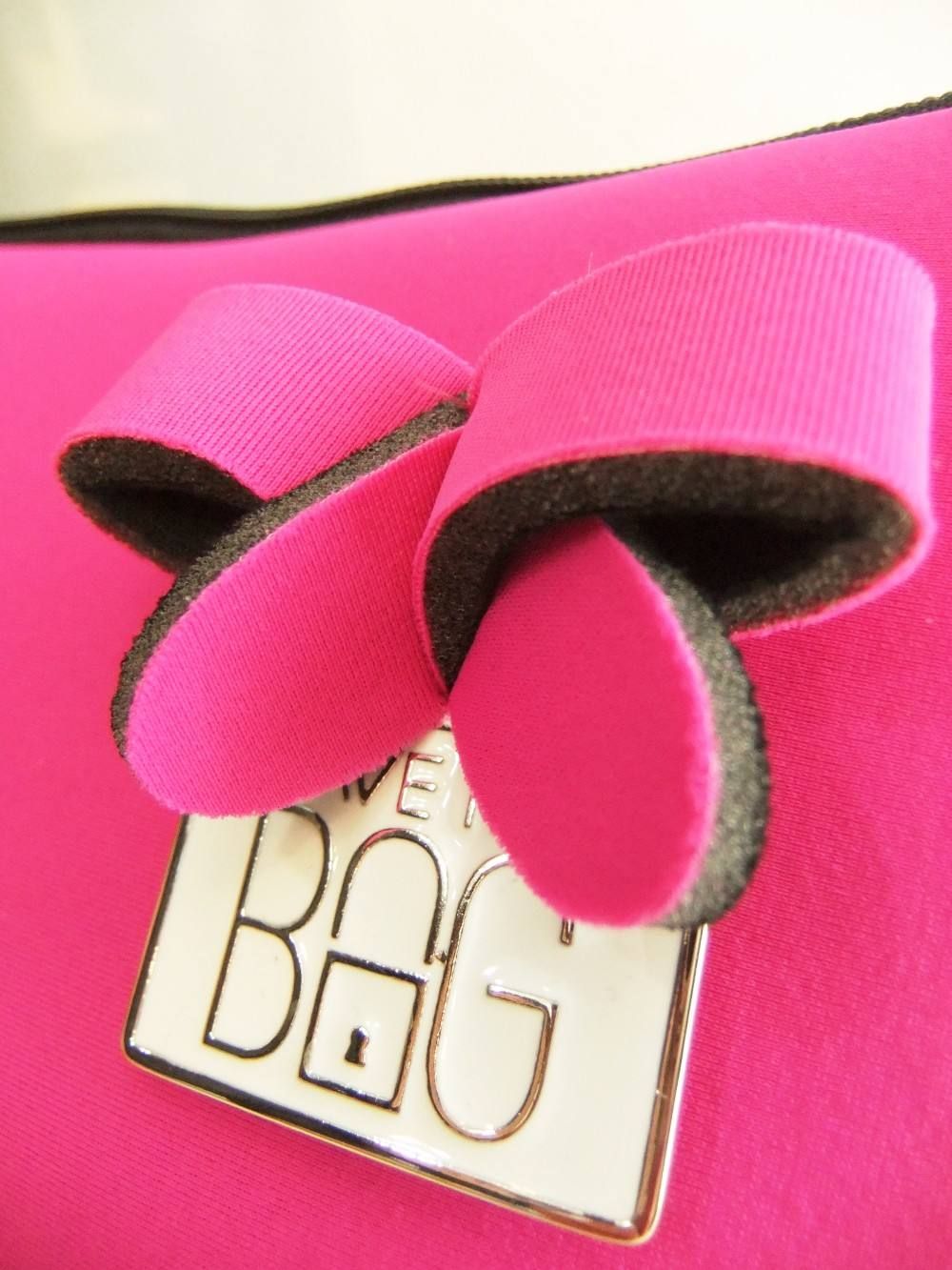 POUCHES BIG BOW (THAI)
