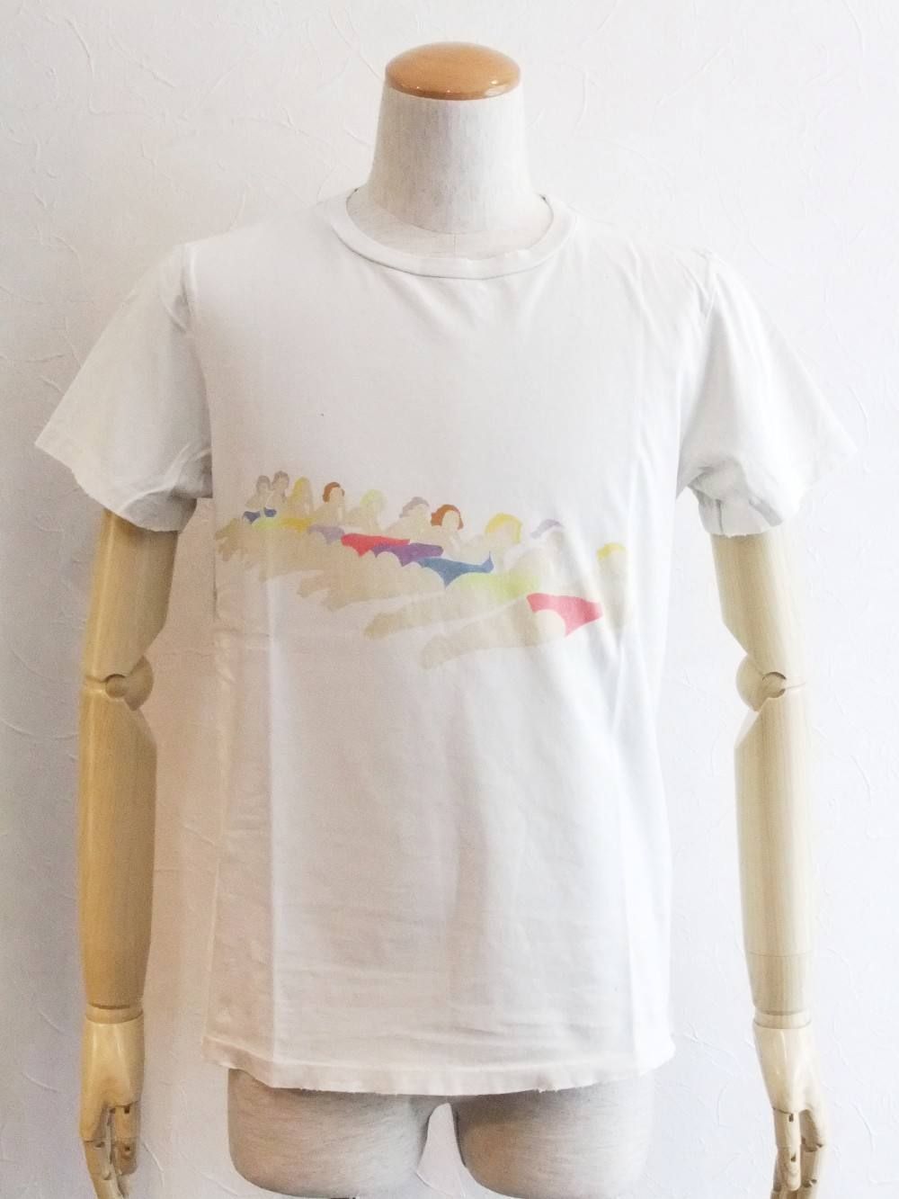 Rouge vif la cle｜【REMI RELIEF / レミレリーフ】ロゴTシャツ