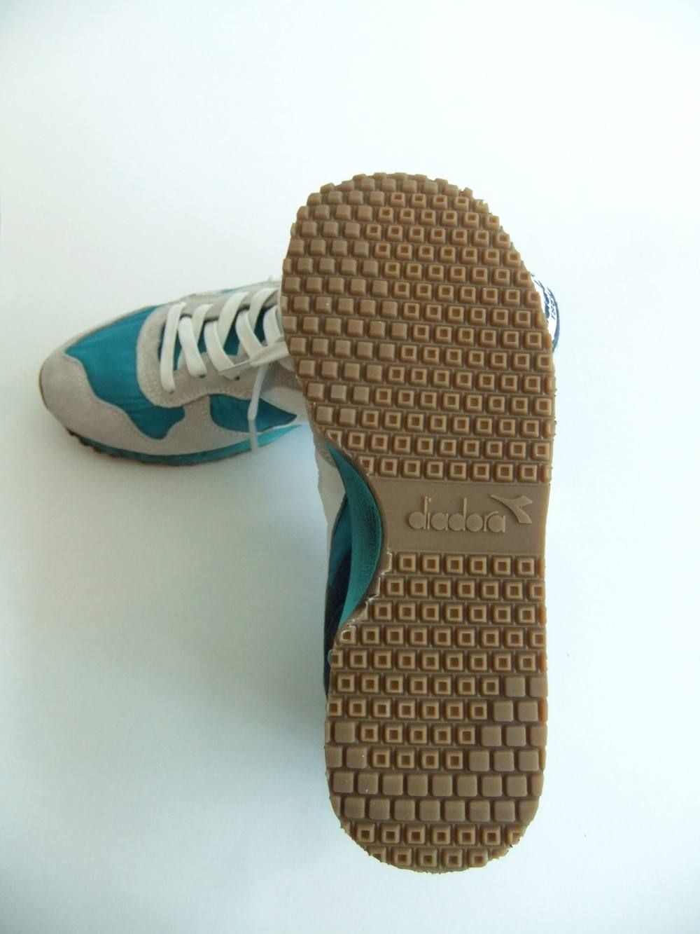 TRIDENT STUDS L.E.