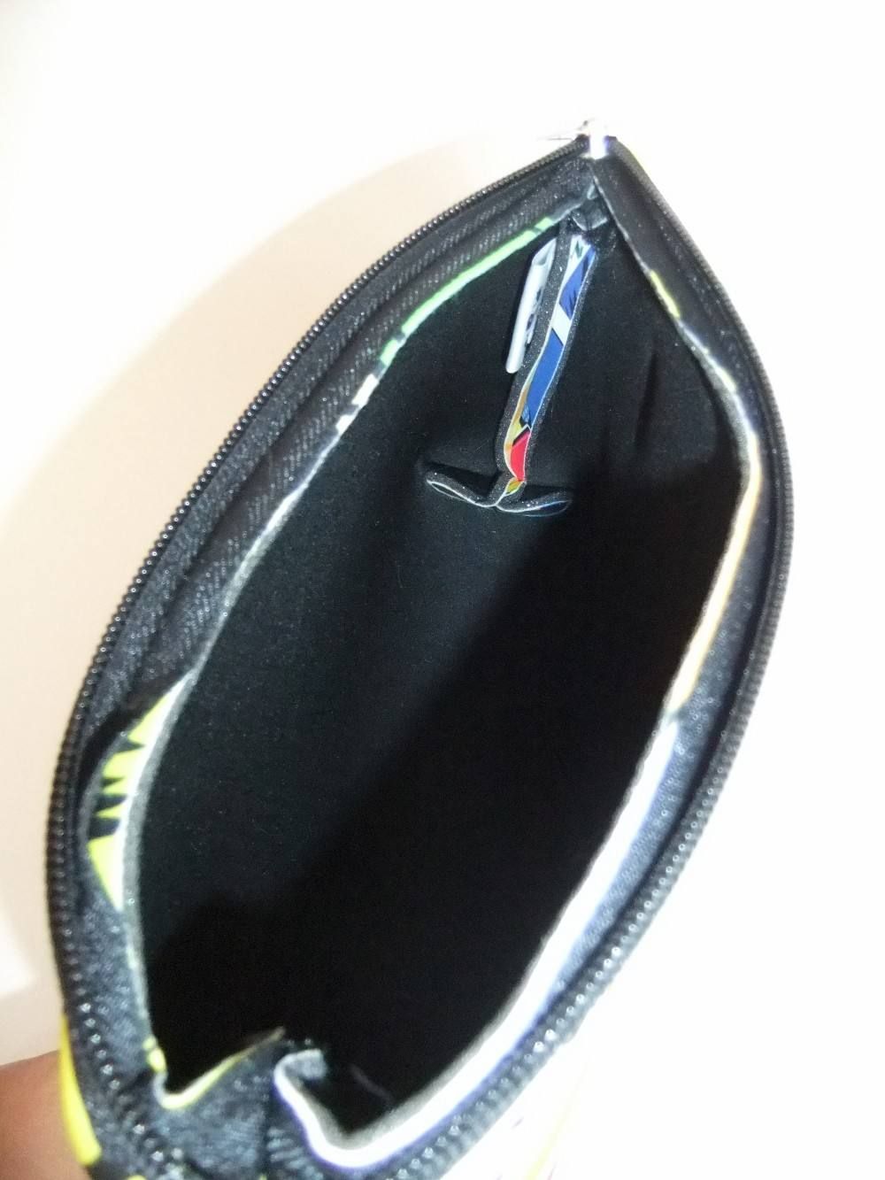 LARGE POUCH RIBBON CARTOON