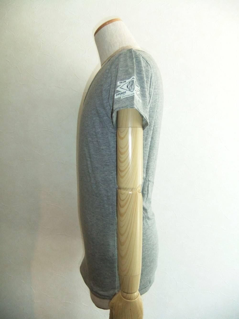 V-NECK S/S T-SHIRT