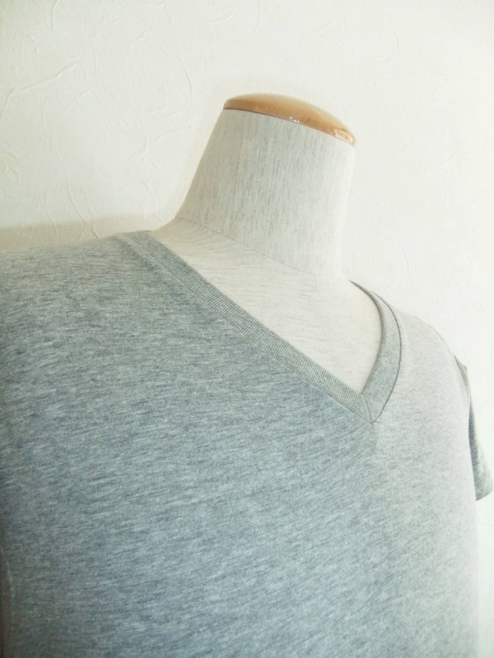 V-NECK S/S T-SHIRT