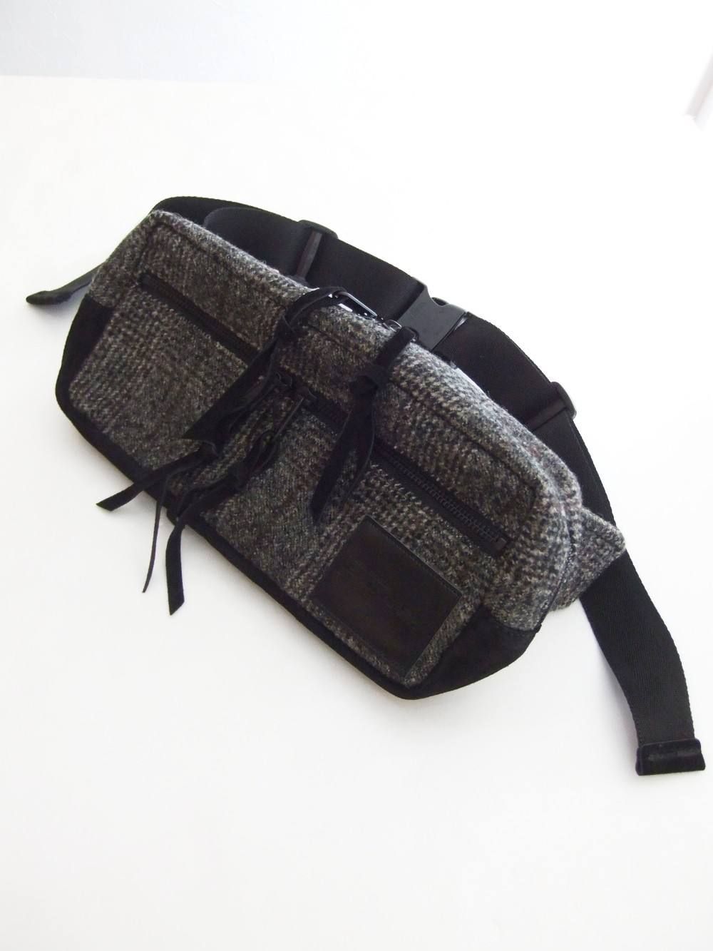 THE MAILMAN  213-01(GRAY)