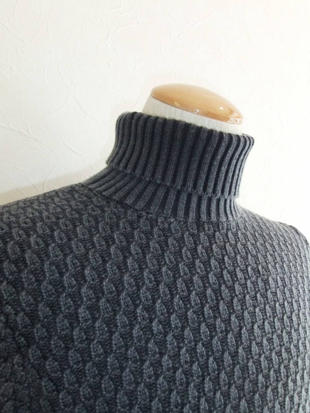 TURTLENECK KNIT