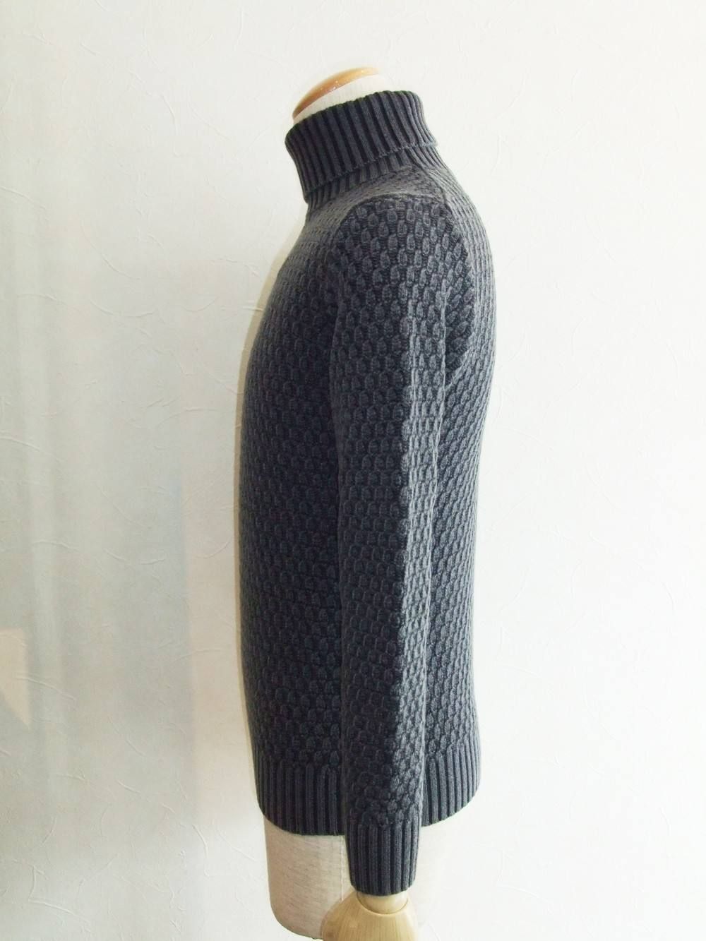 TURTLENECK KNIT