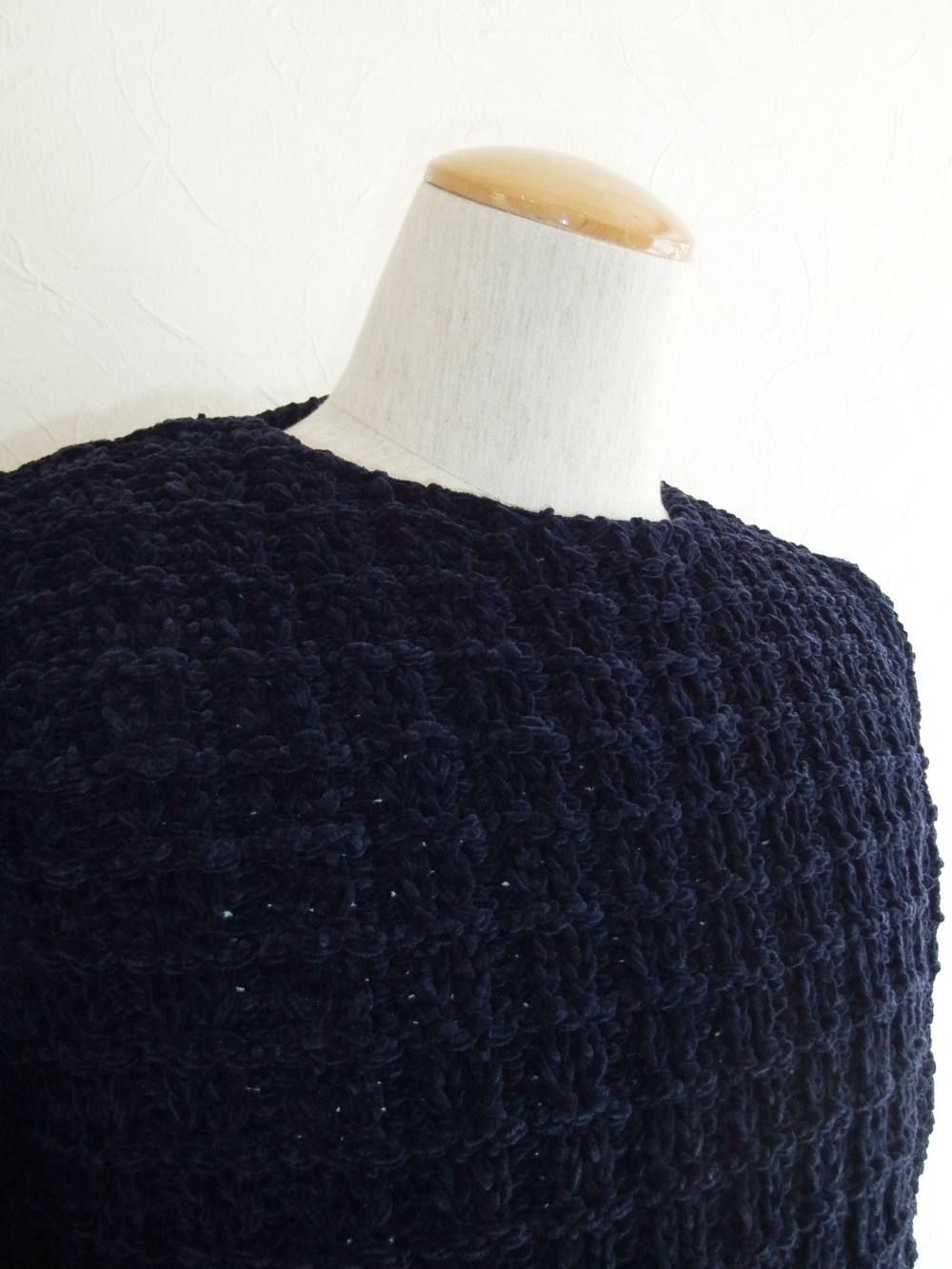CREW NECK KNIT SWEATER