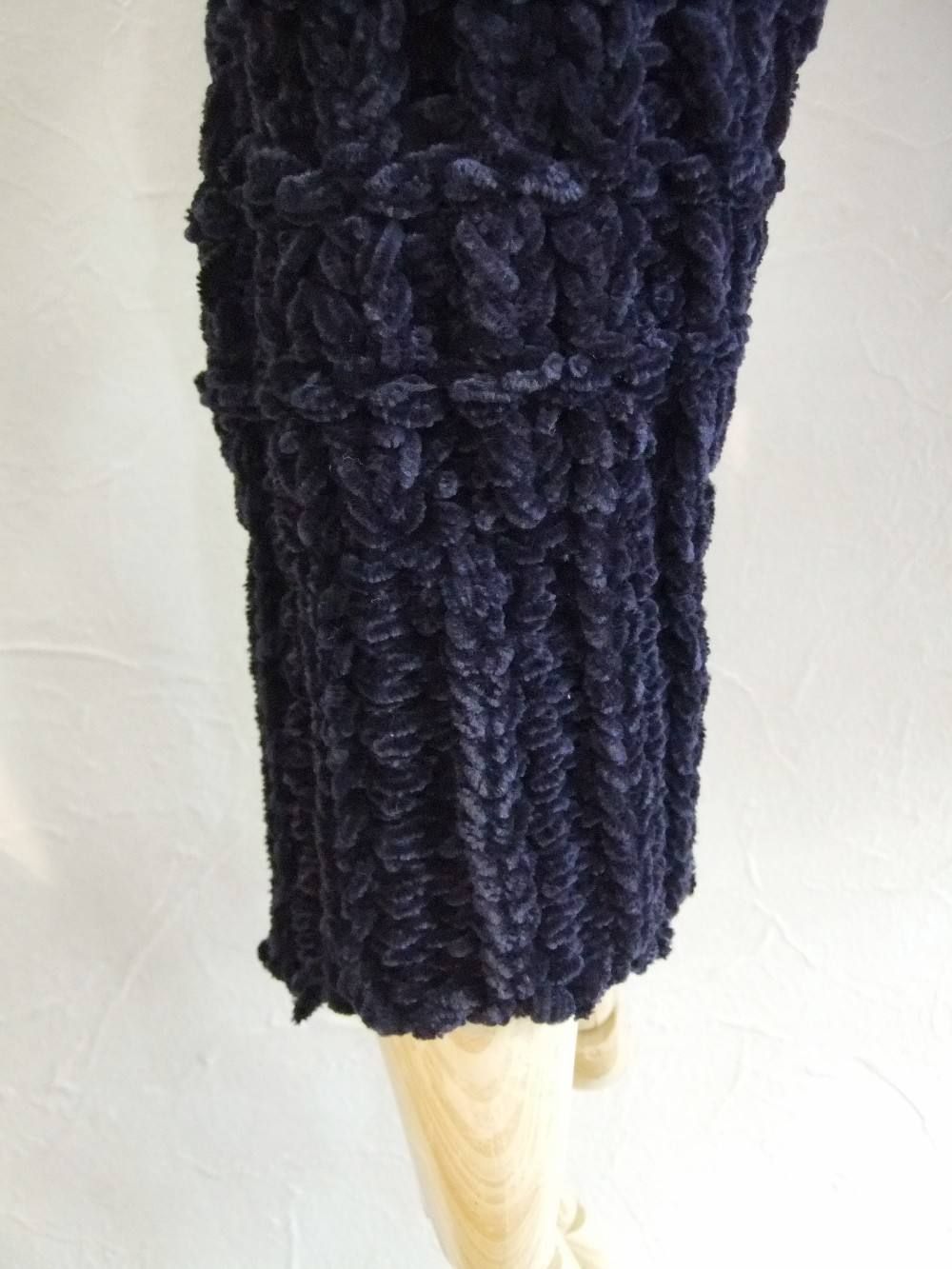 CREW NECK KNIT SWEATER