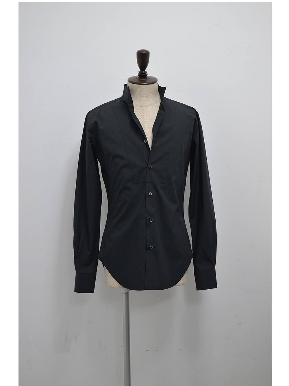 WING COLLAR WITH FRONT PANEL