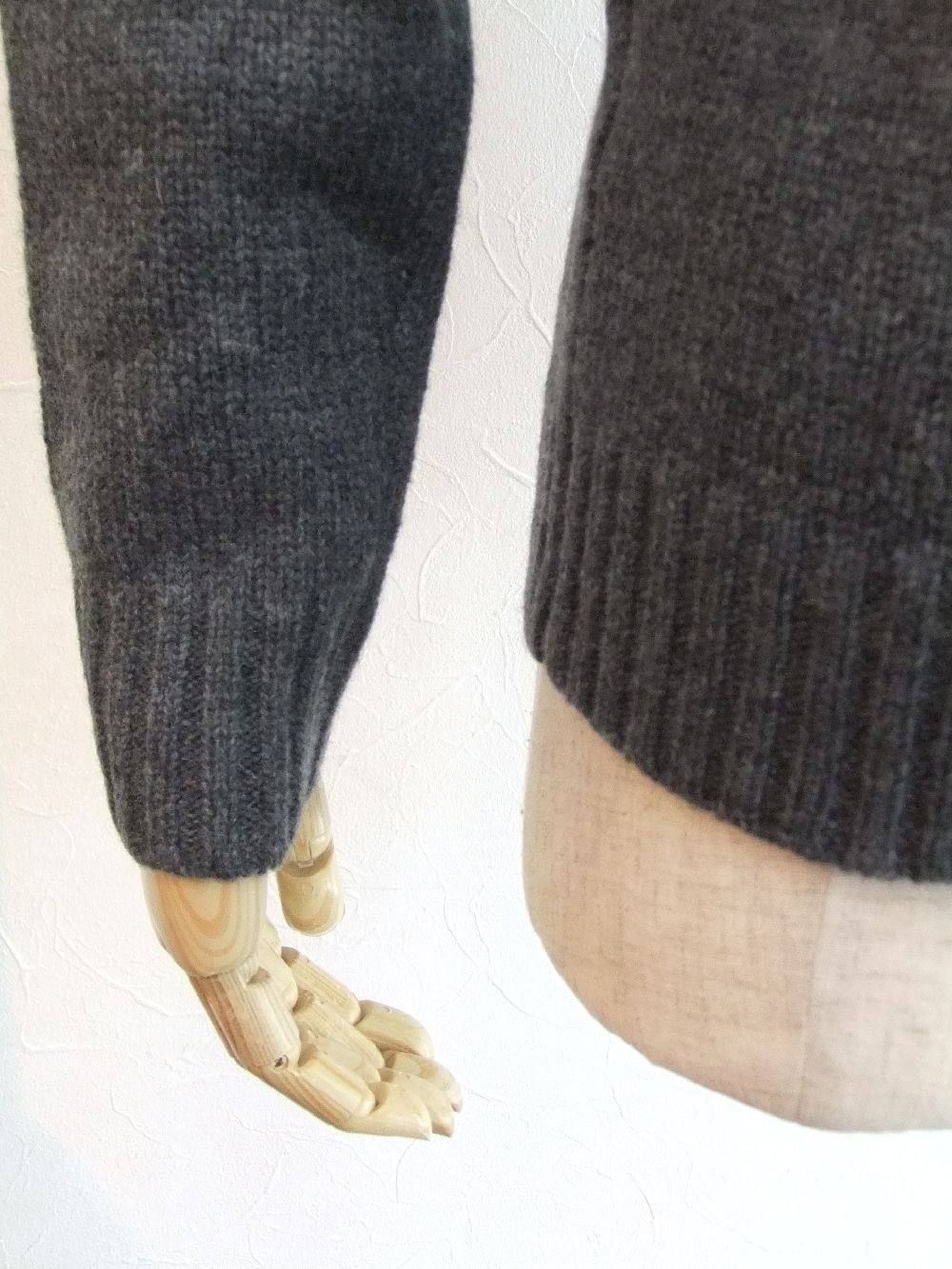 LAMBS WOOL TURTLE NECK P/O WITH E.PATCH