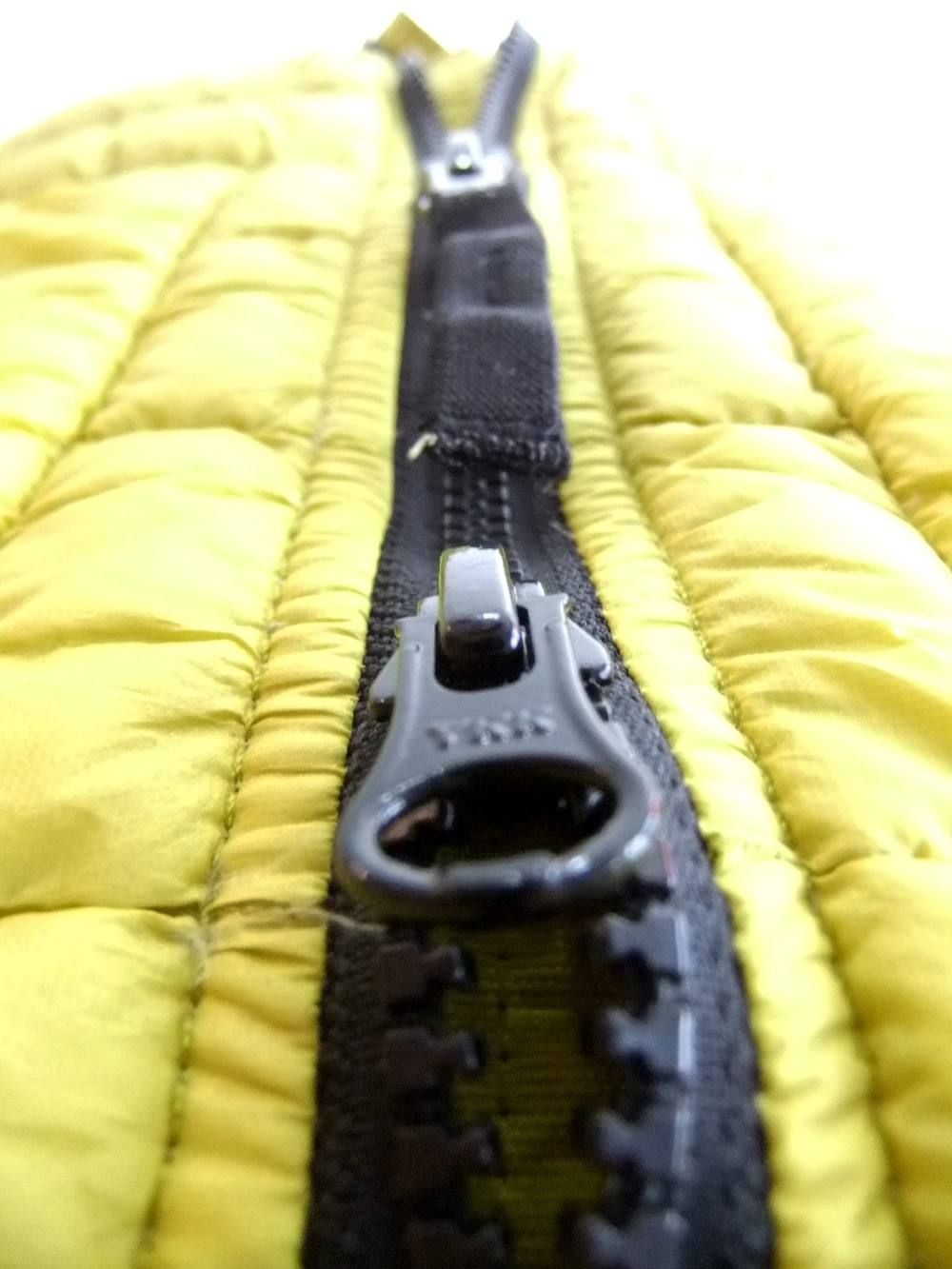 STONE ISLAND (ストーンアイランド) ダウンベスト イエロー