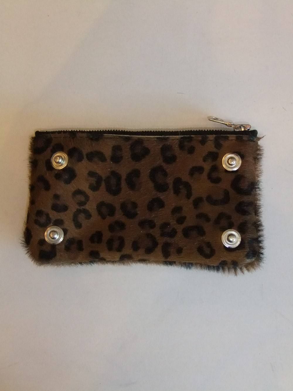 HAIR CARF POUCH