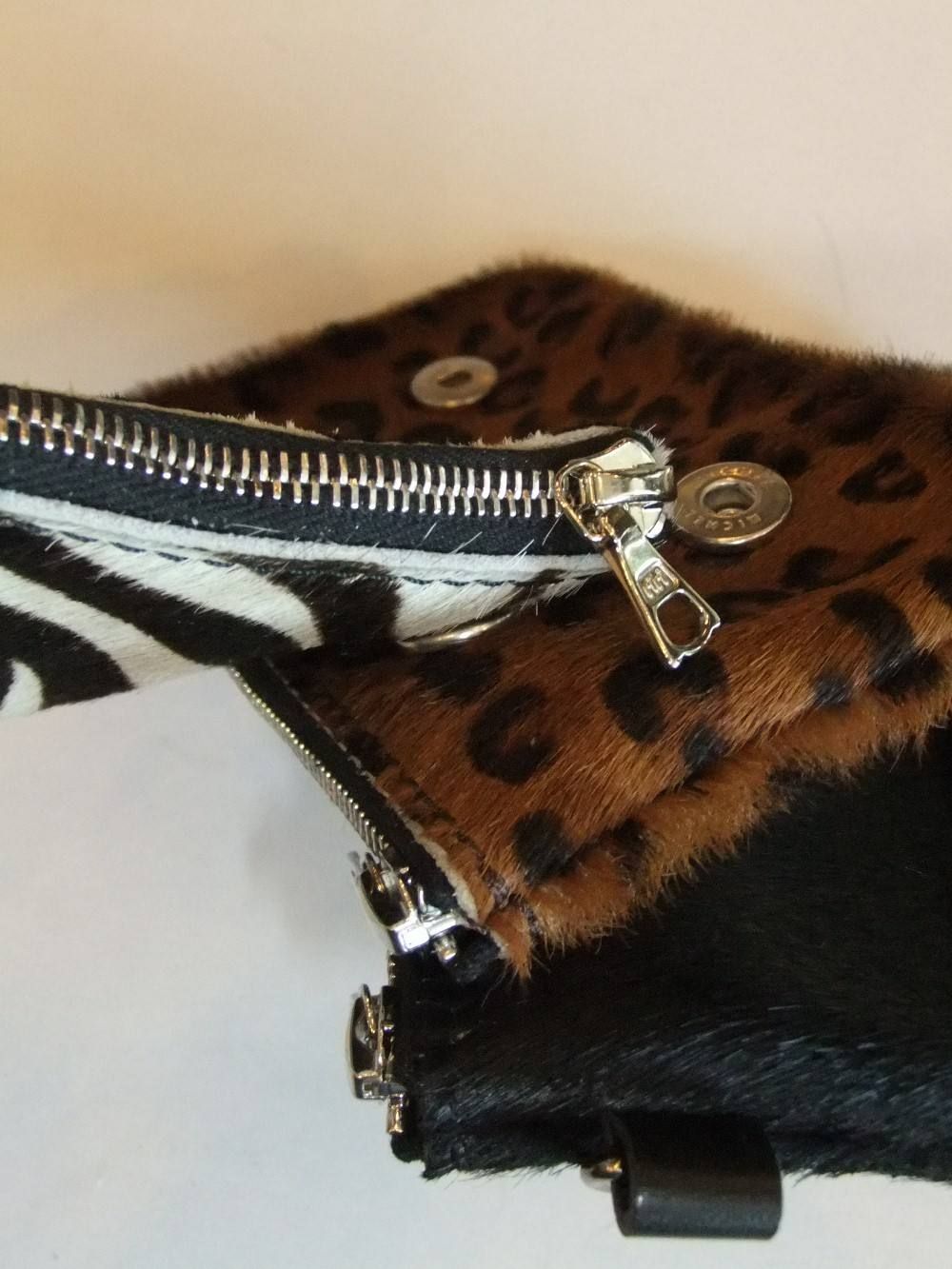 HAIR CARF POUCH