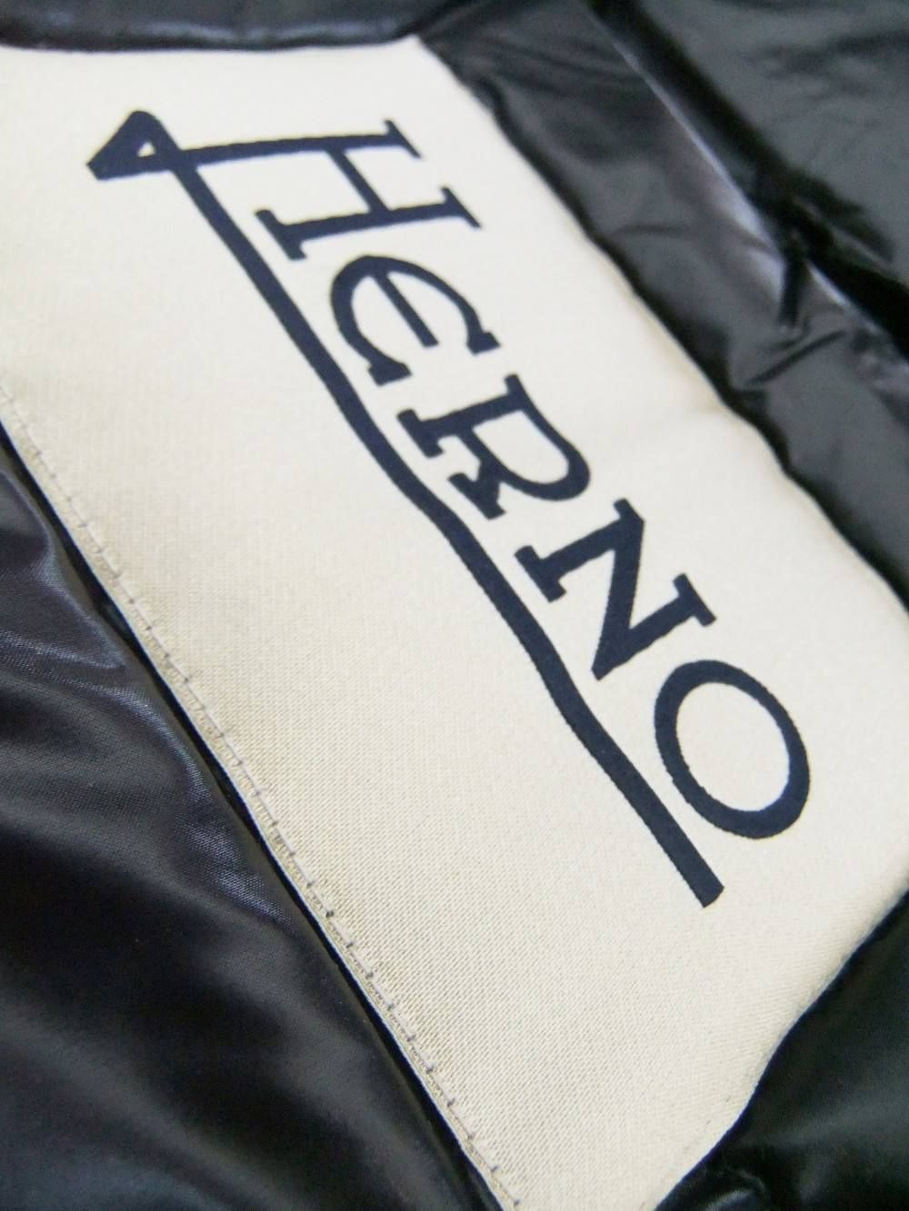 HERNO (ヘルノ) ラメ ニット 7分袖 ダウン ジャケット