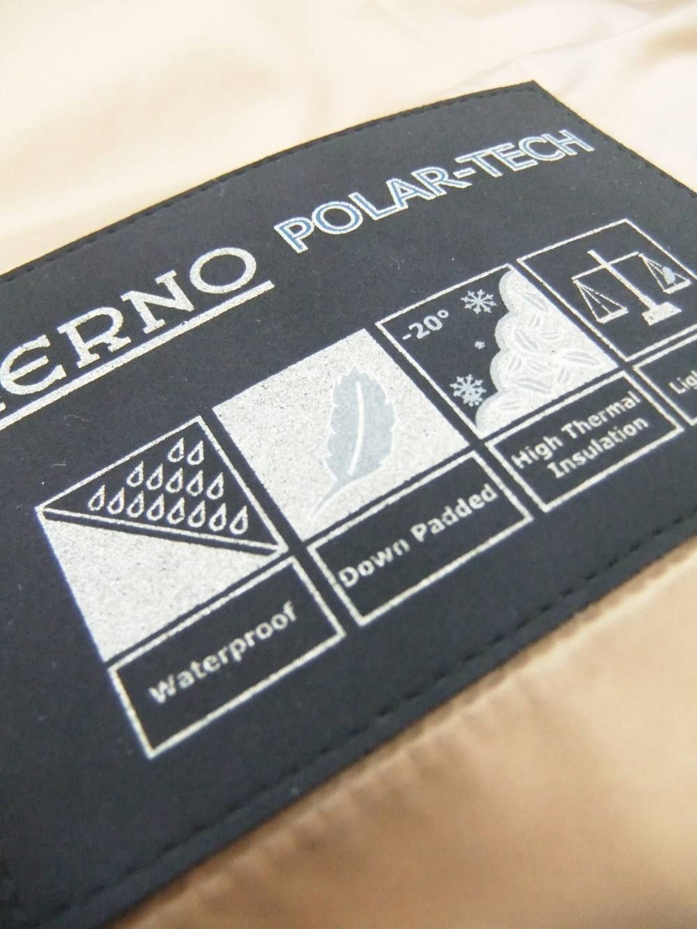 HERNO (ヘルノ) 7分袖 マット ダウン ブルゾン ホワイト