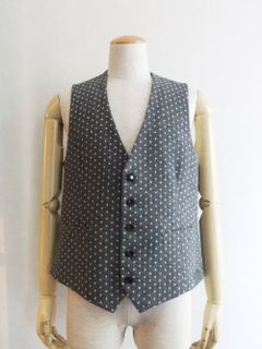 CROSS JACQUARD VEST