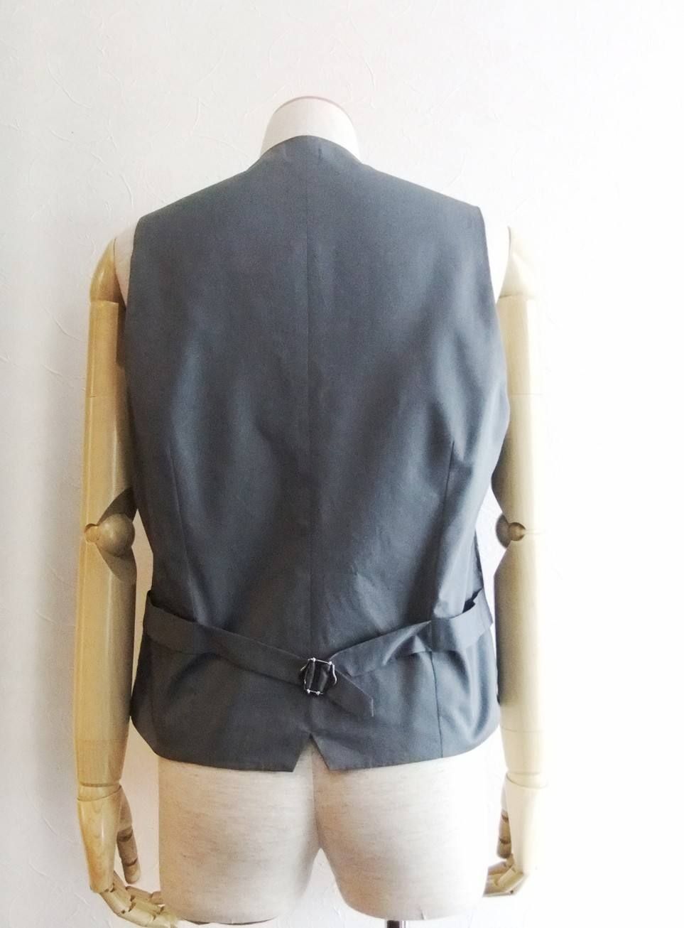 CROSS JACQUARD VEST