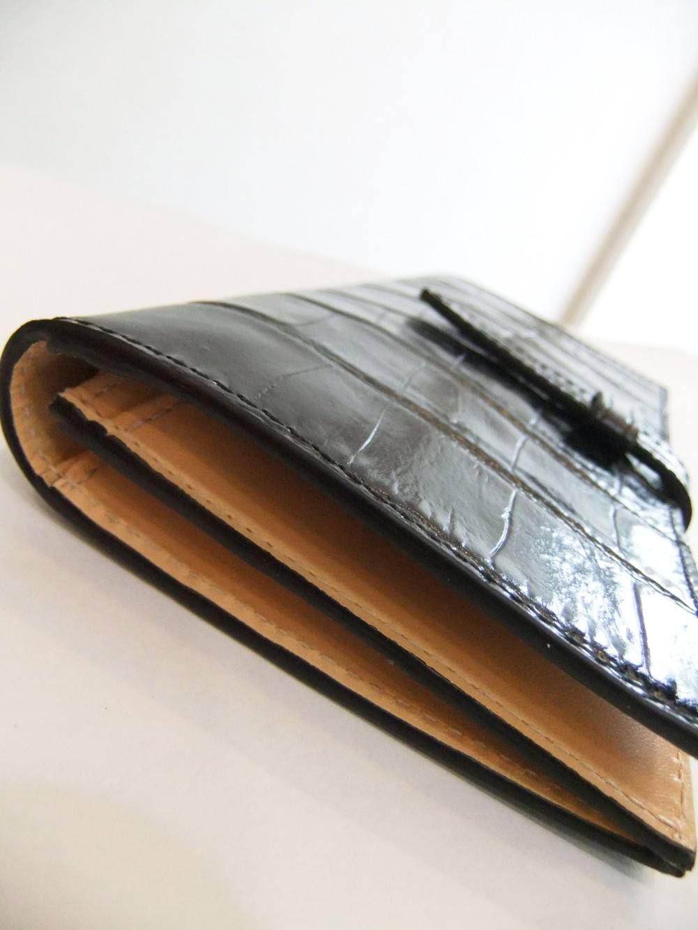 ELONGATED WALLET WITH TAB