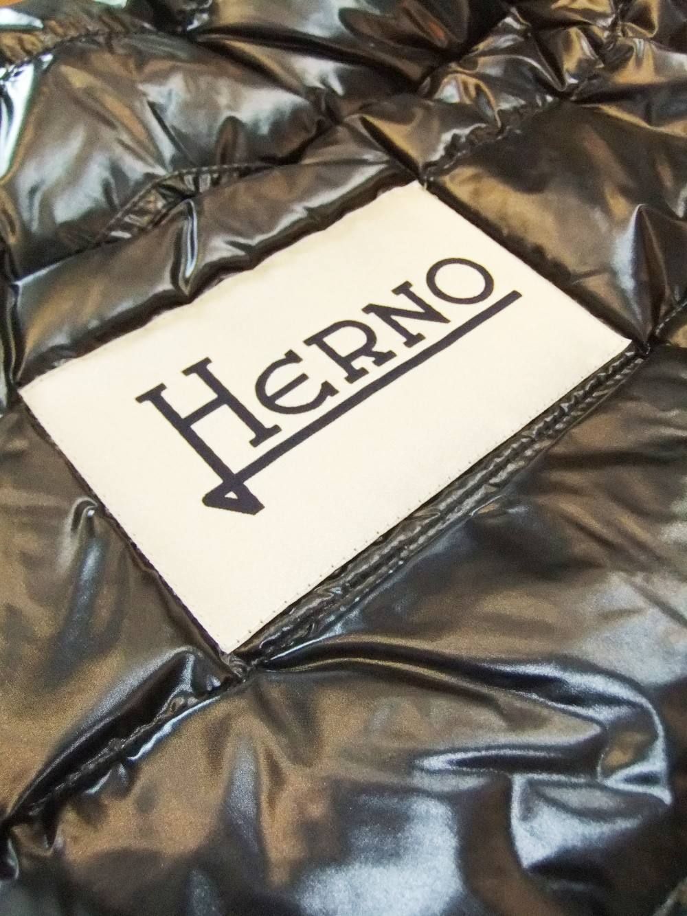 HERNO (ヘルノ) ラメ ニット 半袖 ショート ダウン ジャケット