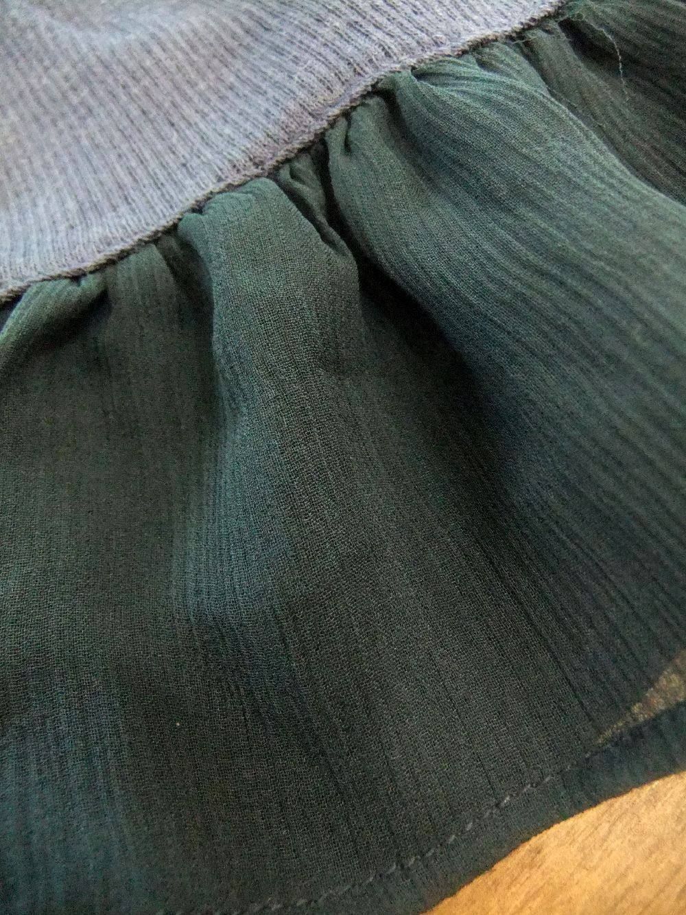 FRILL LONG LENGTH CRUE NECK