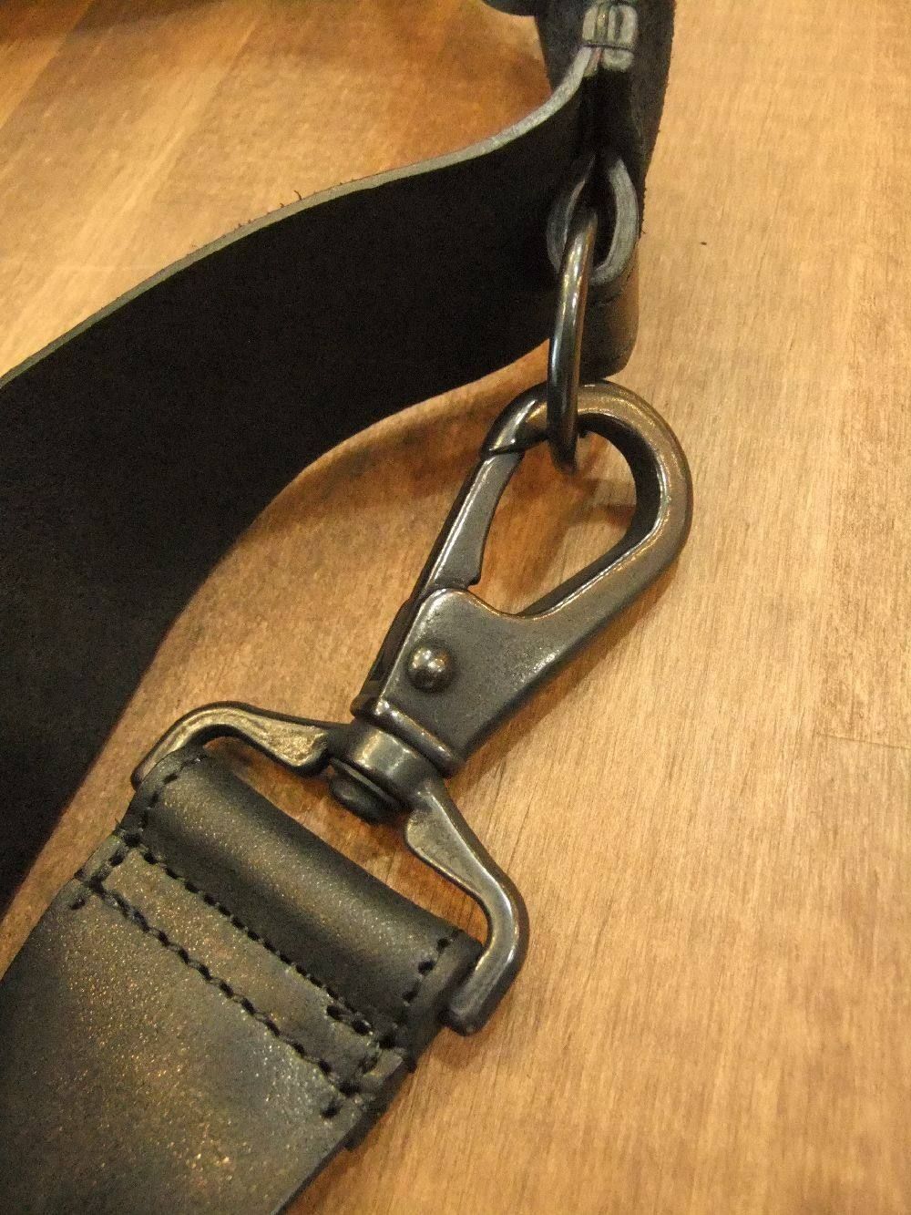 ISAMU KATAYAMA BACKLASH - GUIDI コードバン ショルダーバッグ