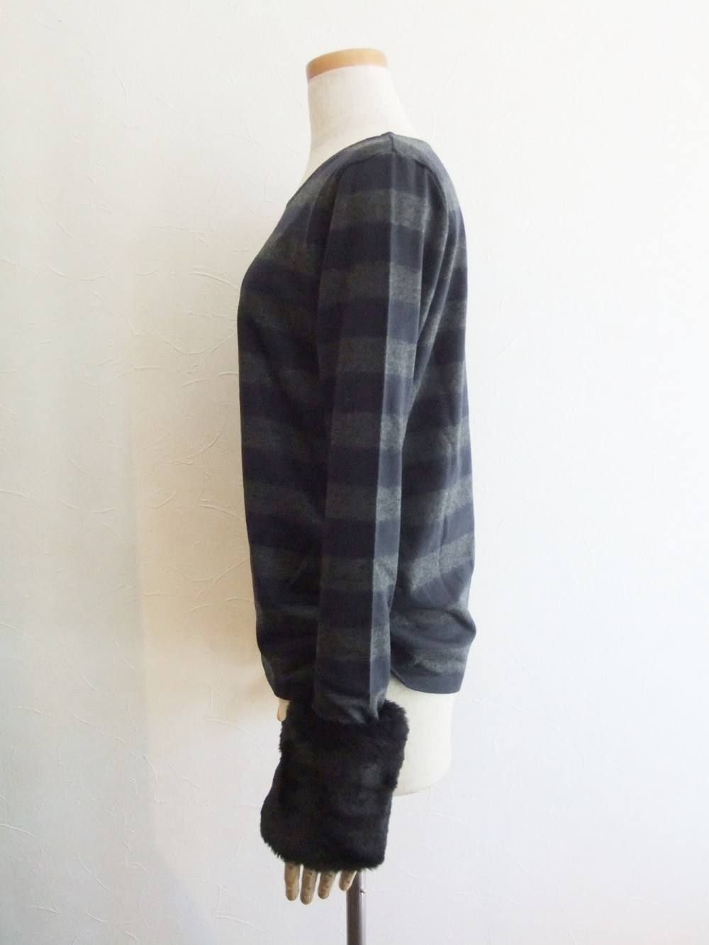 FUR CUFFS BORDER PULLOVER