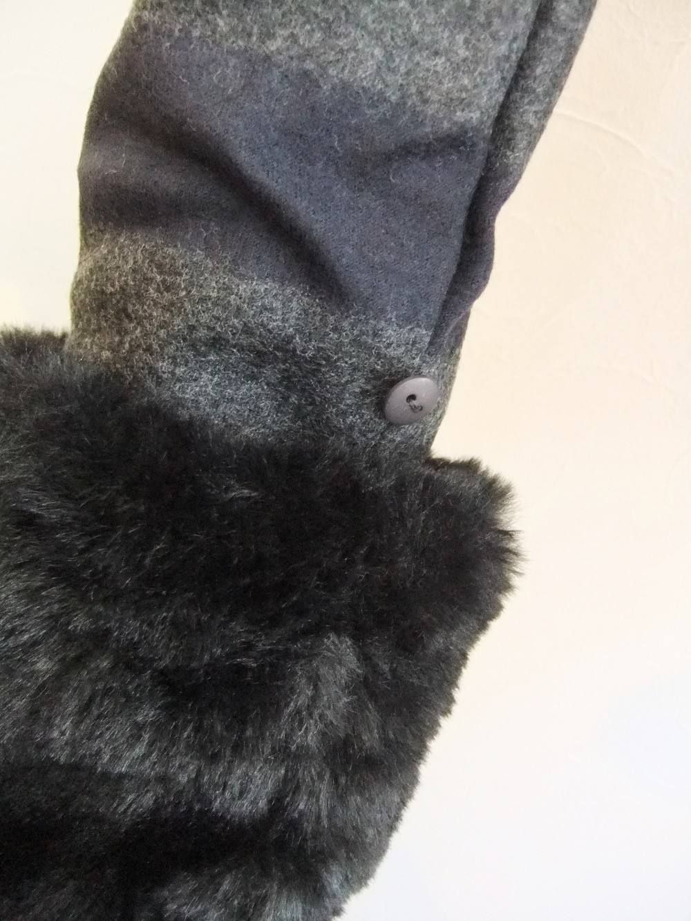 FUR CUFFS BORDER PULLOVER
