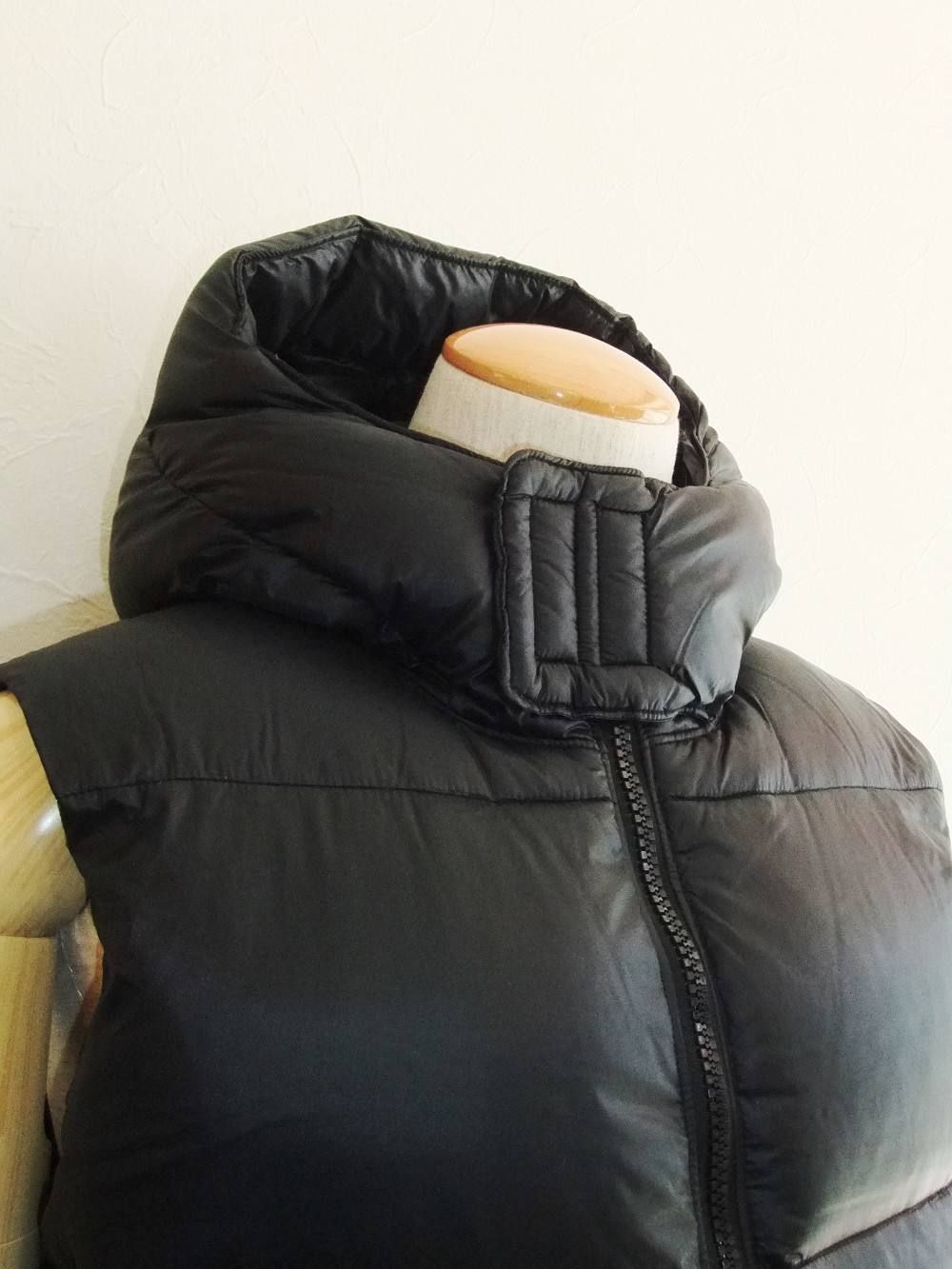 DOWN VEST