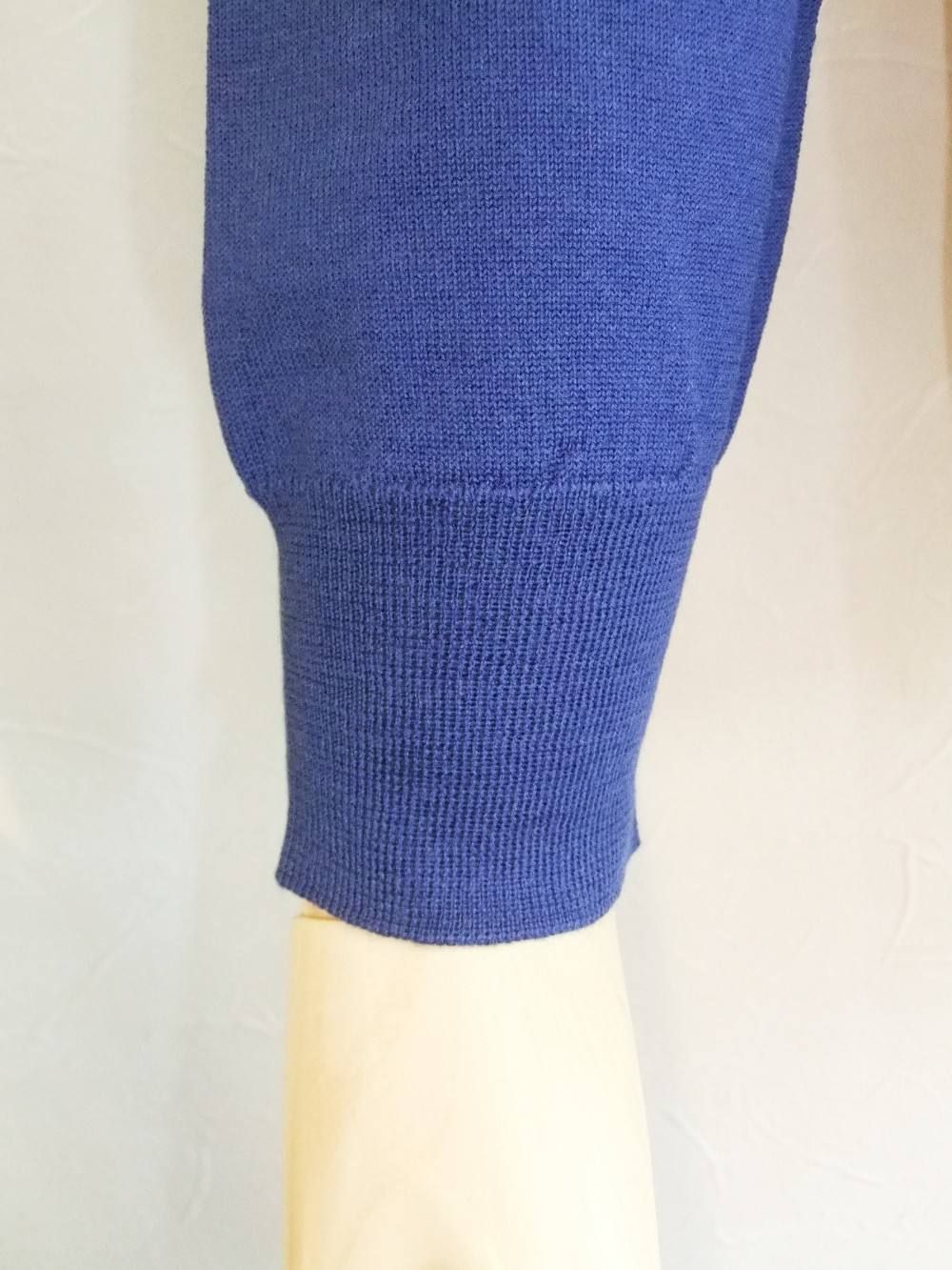 V-NECK SWEATER