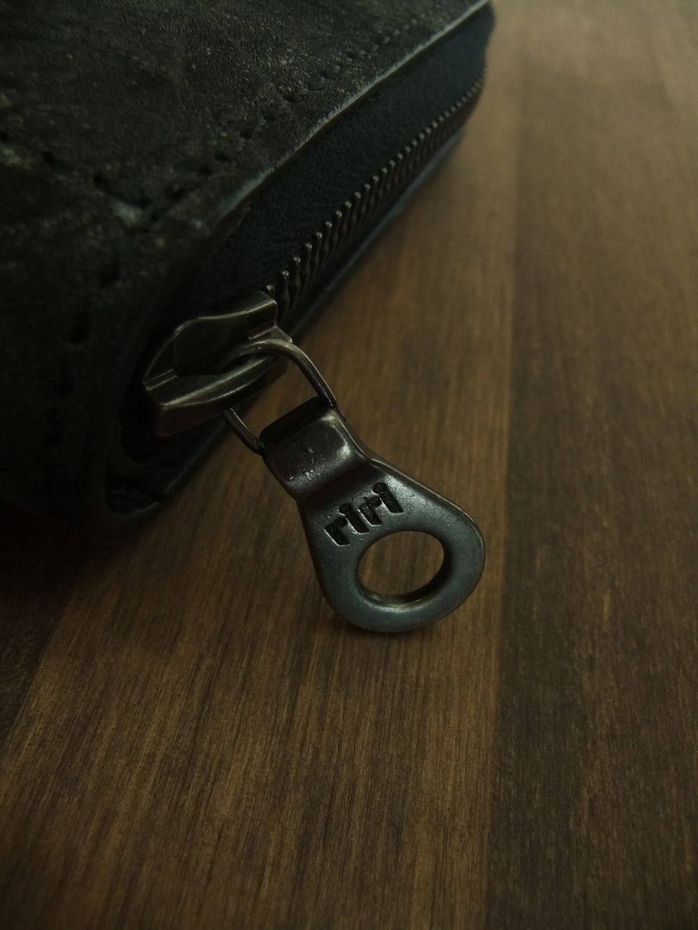 Hippo Leather カバ墨染め+イタリアン ステアレザー 404-03