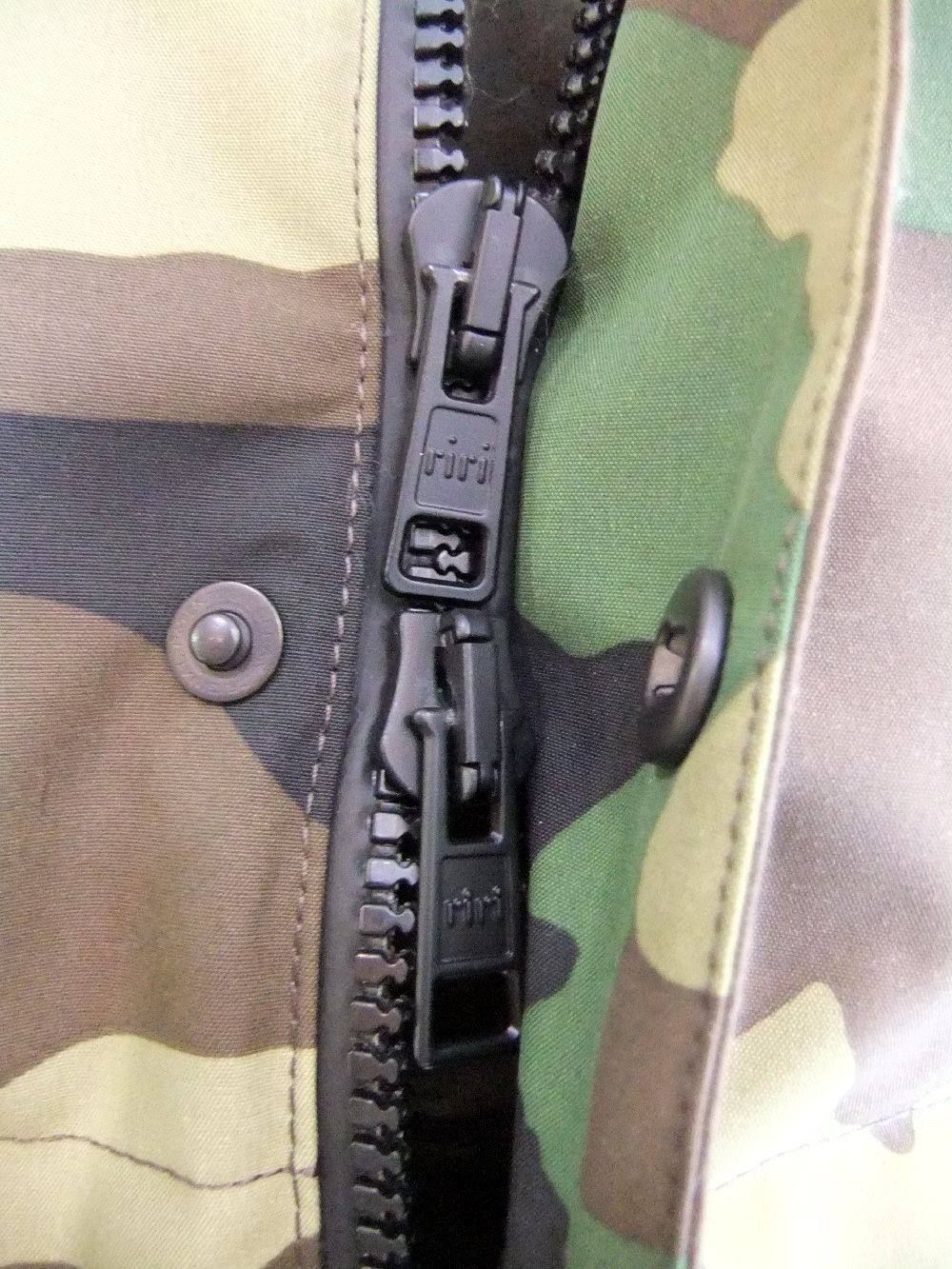 Random Encounterアメリカ軍GORE-TEX ダウンベスト(CAMO)