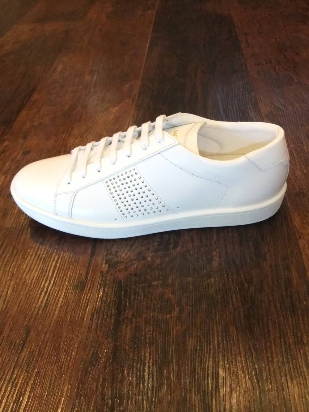 COURT CLASSIC スニーカー