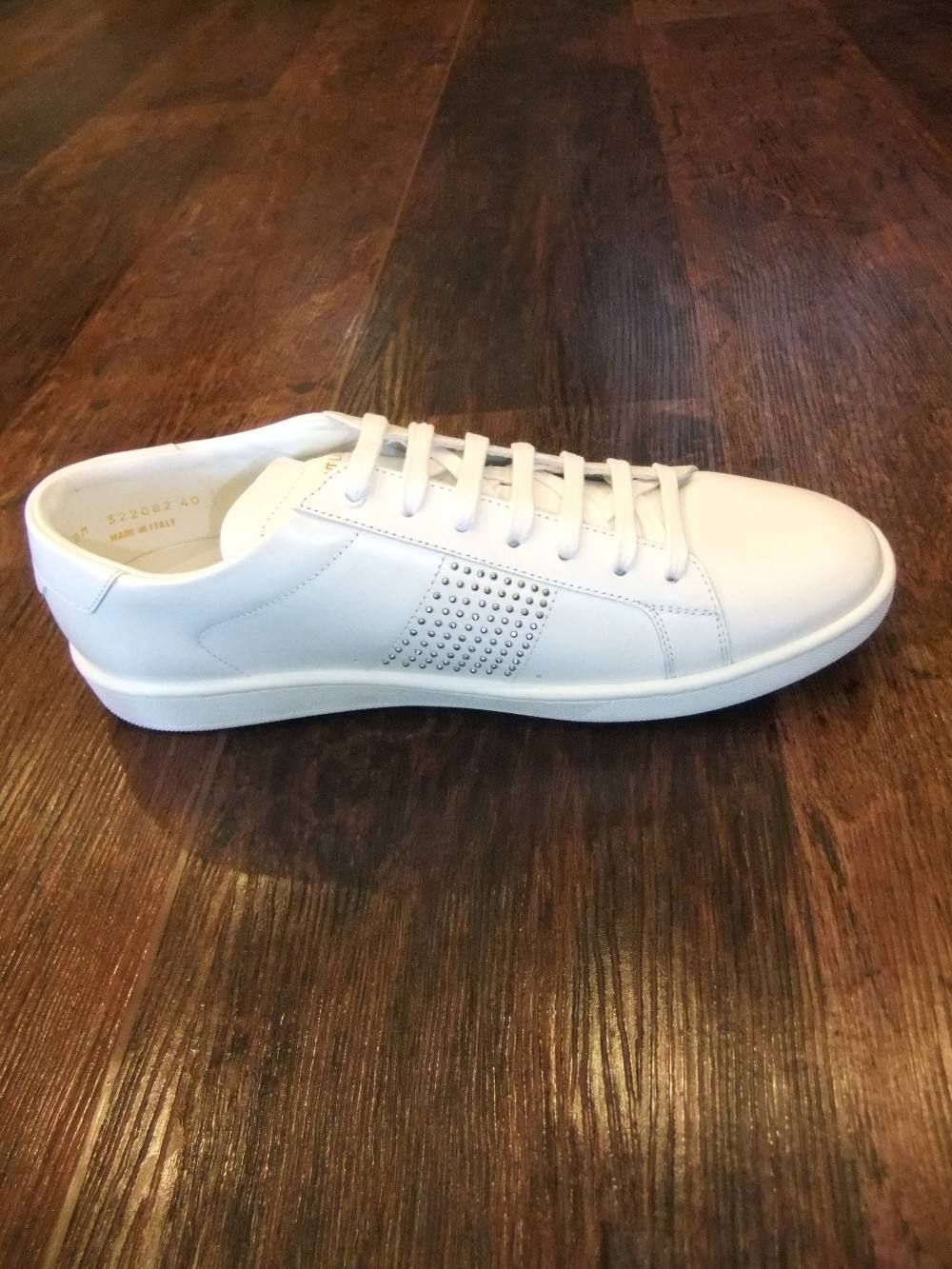COURT CLASSIC スニーカー
