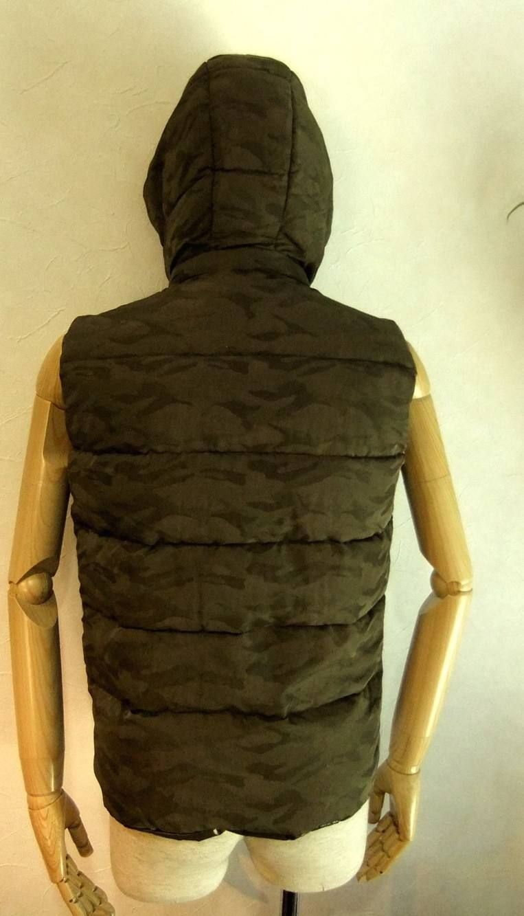 camoダウンベスト