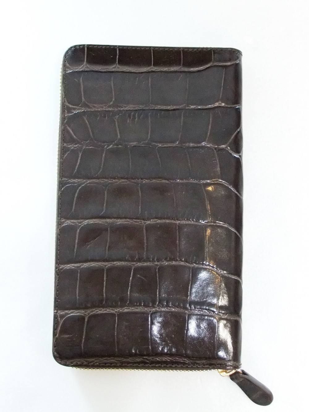 10011 NEW SIZE L ZIP WALLET(BW)