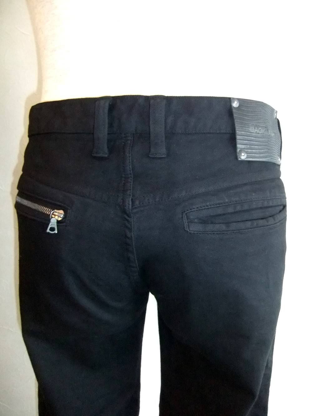 TARANTVLA BLACK