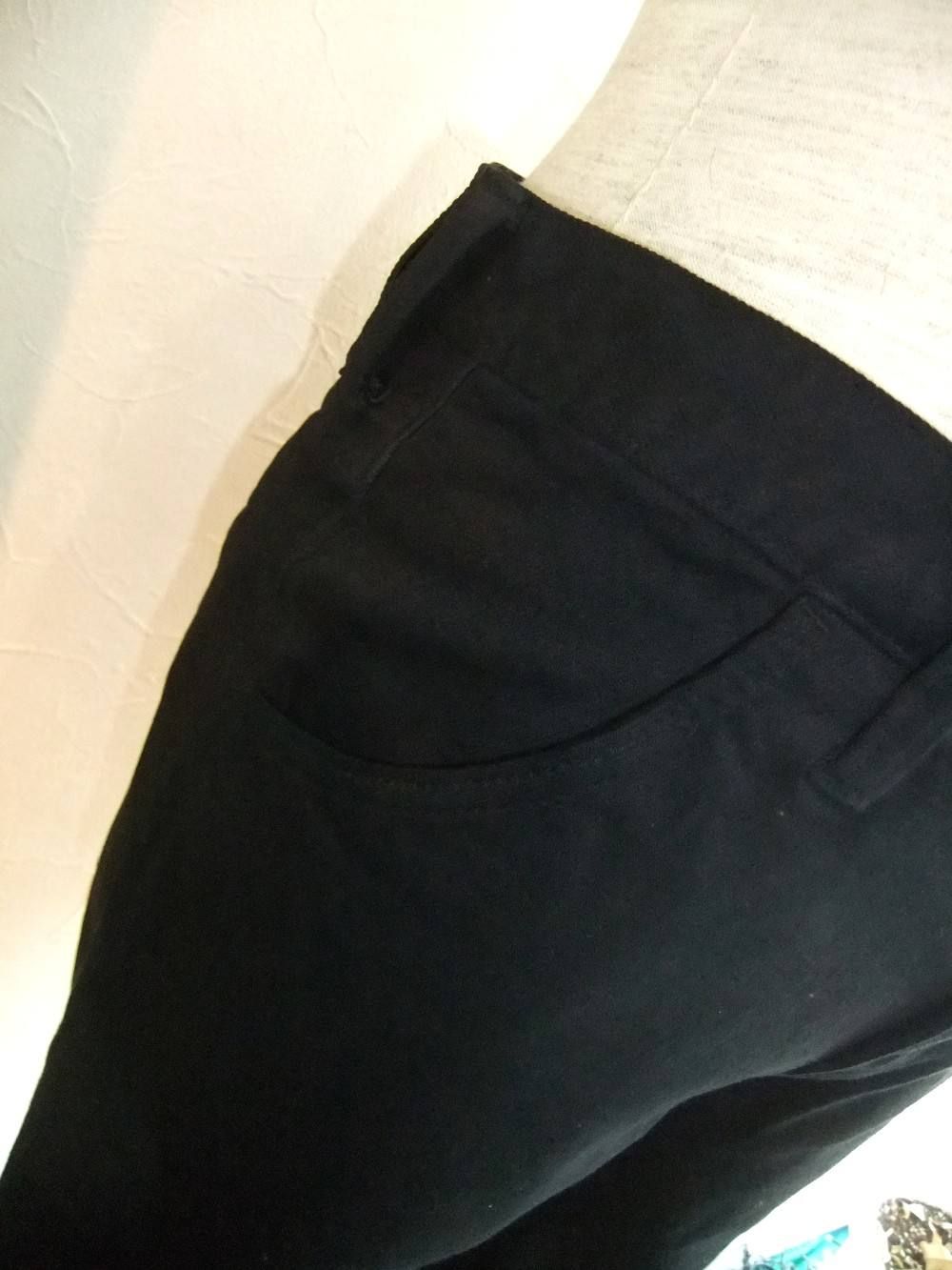 TARANTVLA BLACK