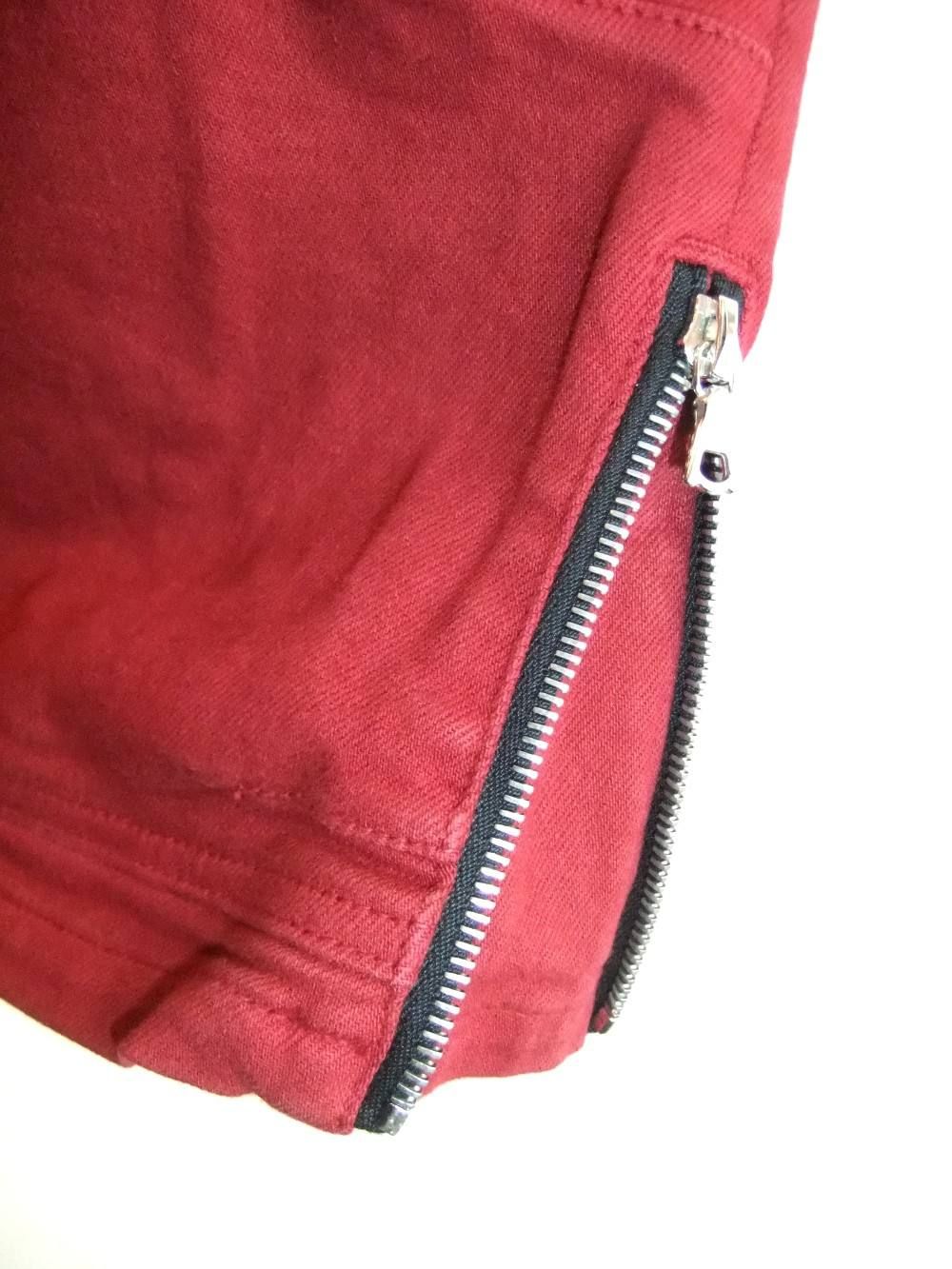 TARANTVLA  RED