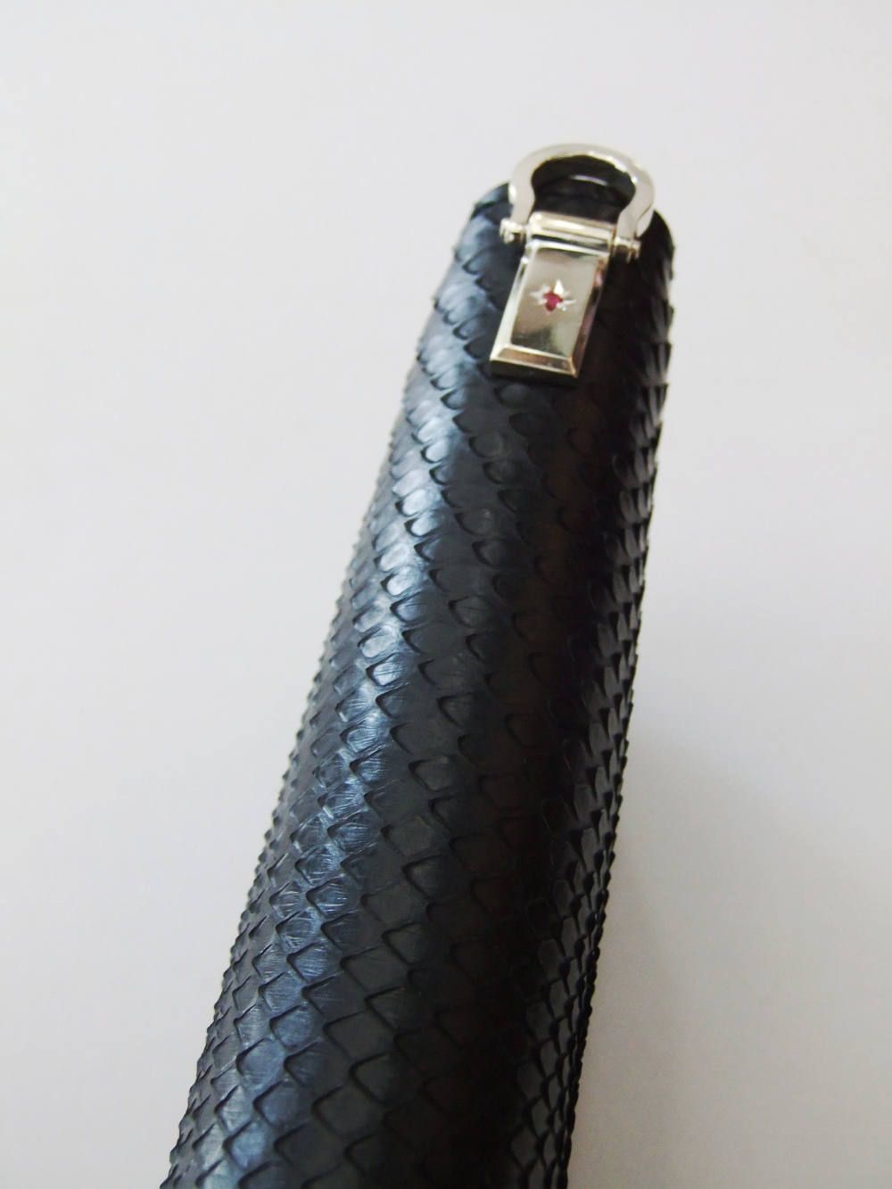 ISAMU KATAYAMA BACKLASH - パイソン オイルバック 長財布 ISAMU KATAYAMA BACKLASH - パイソン オイルバック 長財布