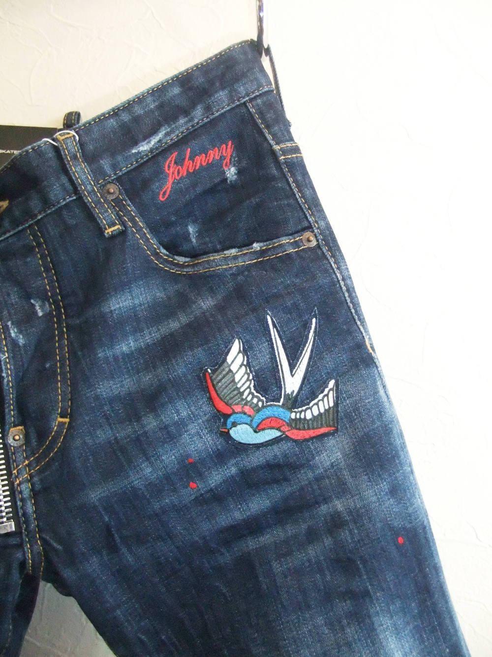 Dsquared2 - SKATER JEAN 鳥刺繍 DARK TATTO BIRDS WASH フロント