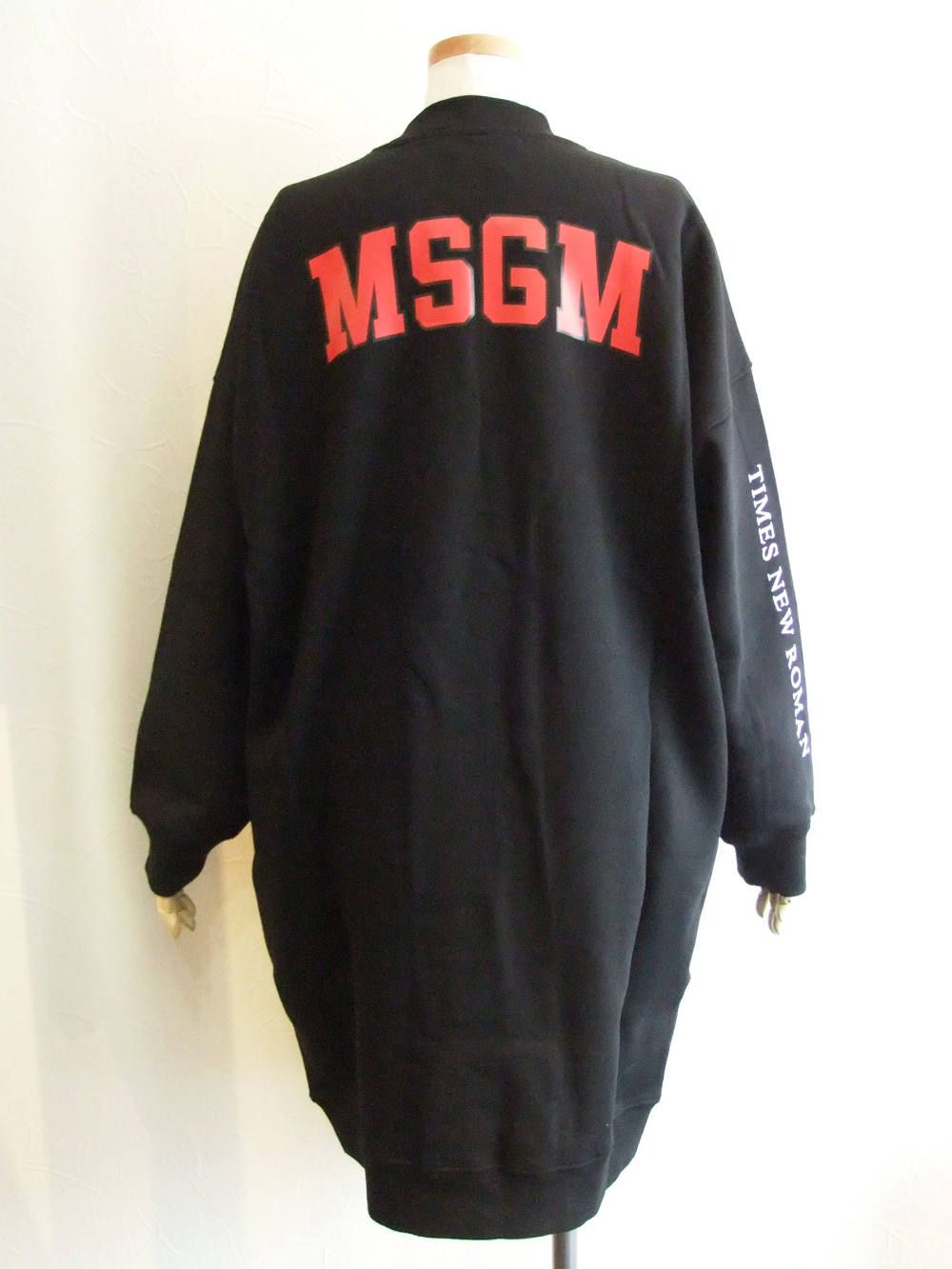 《LADIES》 ロゴプリント スウェット ワンピース (ブラック)  MDA69-184799
