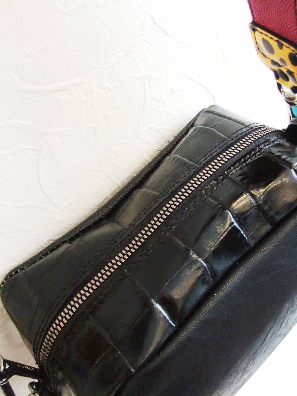 CUBE SMALL SHOULDER ZEBRA BAG ショルダーバッグ (馬柄)