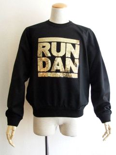 RUN DAN スパンコール スウェットプルオーバー / COOL FIT S74GU0258