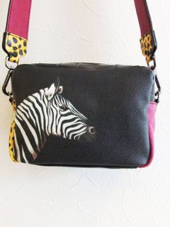 CUBE SMALL SHOULDER ZEBRA BAG ショルダーバッグ (馬柄)