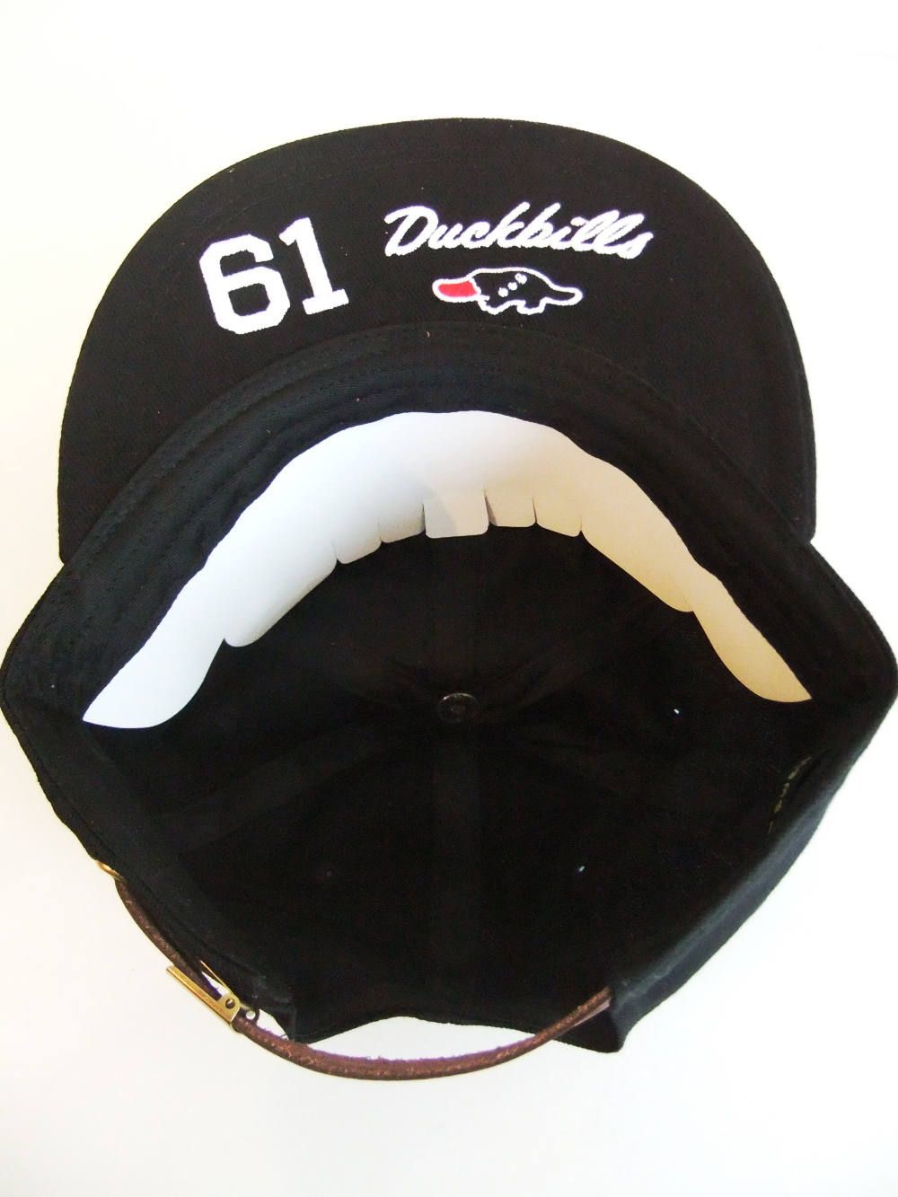 J.P Cap (BLACK)  ロゴ入りキャップ