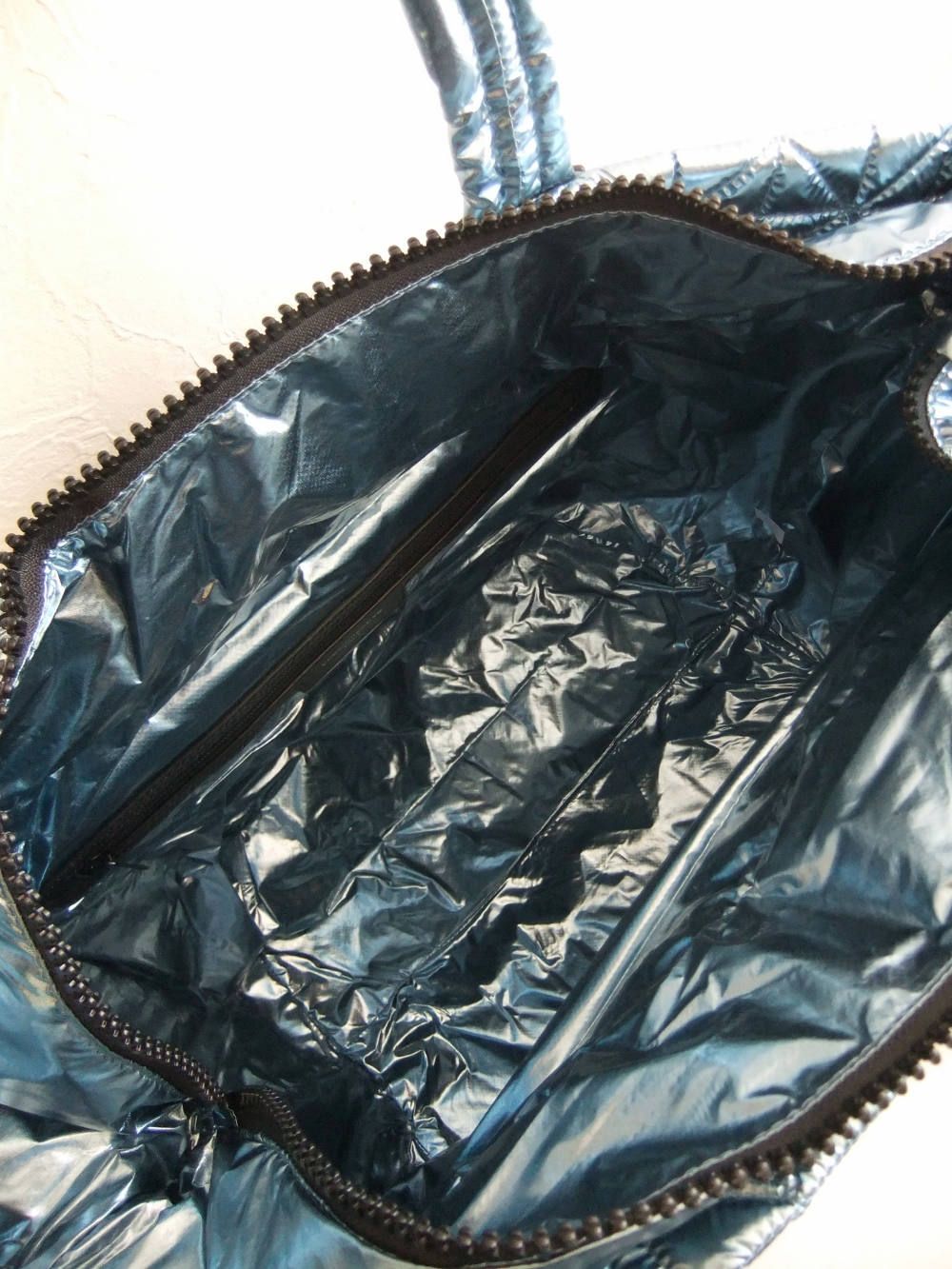 VEE TOTE 2WAY ミディアム トートバッグ  (ブルーメタリック)