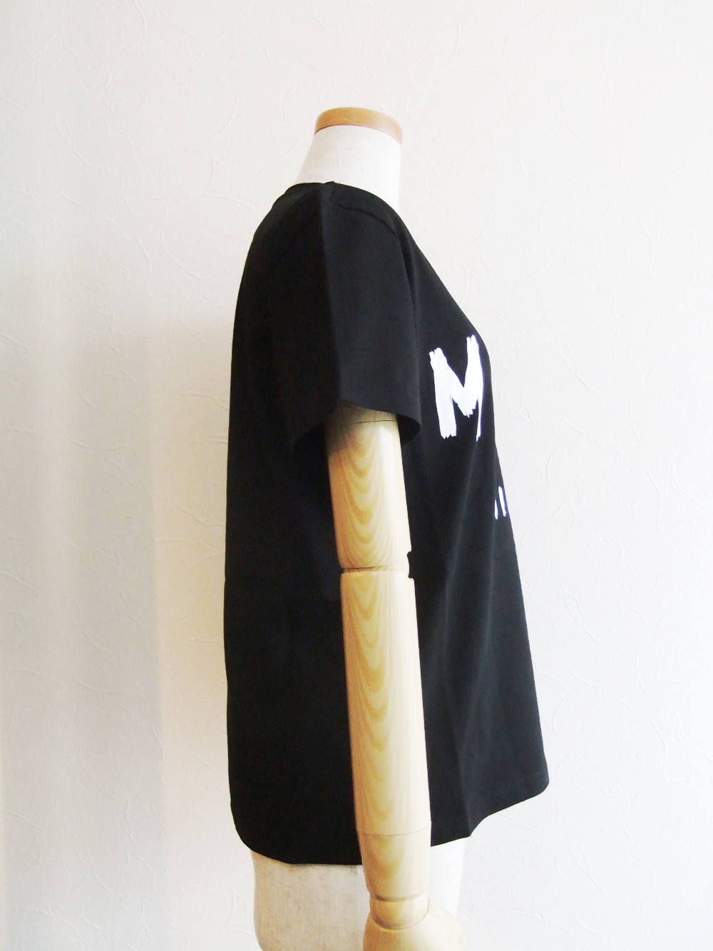 《LADIES》 手描き ロゴプリント コットン T-シャツ (ブラック)  MDM60-195298