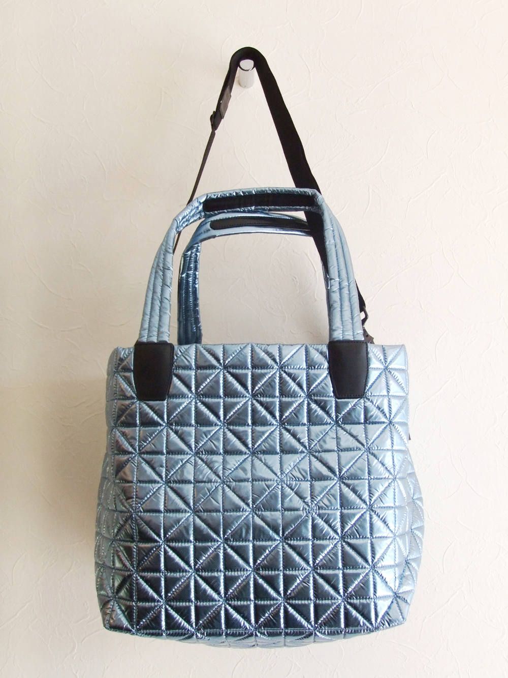 VEE TOTE 2WAY ミディアム トートバッグ  (ブルーメタリック)